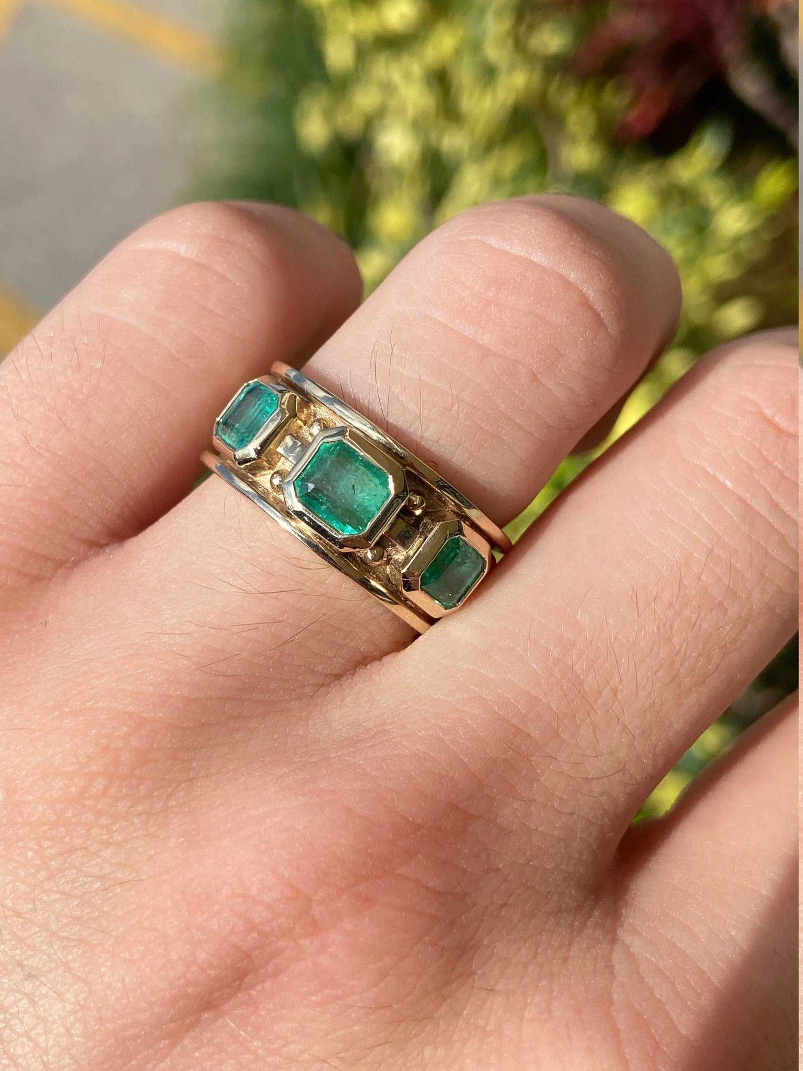 2.85tcw Men's Emerald Solitaire Three Stone Everyday Band Ring 14K