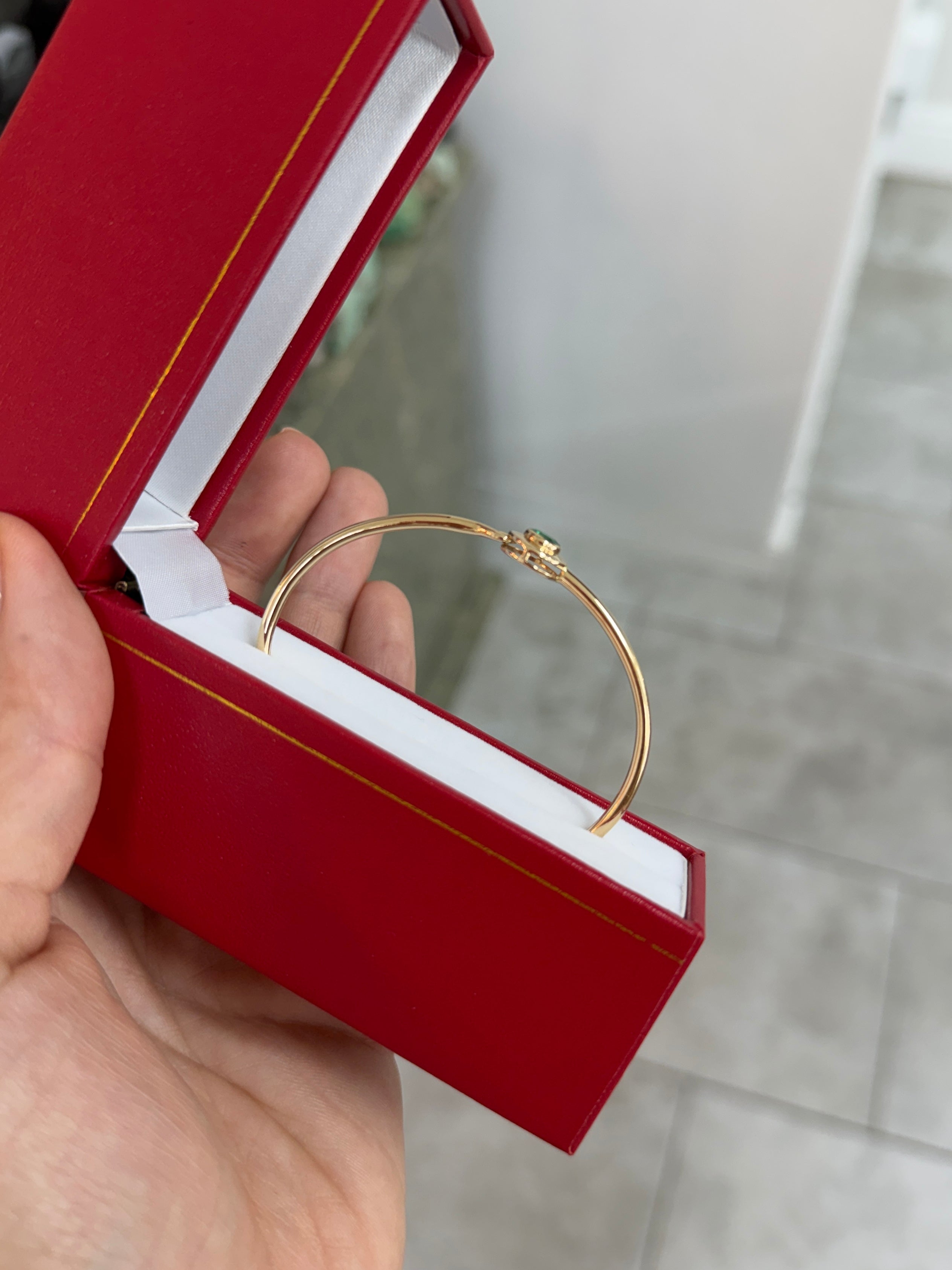 0.53ct 14K Solitaire Natural Round Cut Emerald Bangle Bracelet