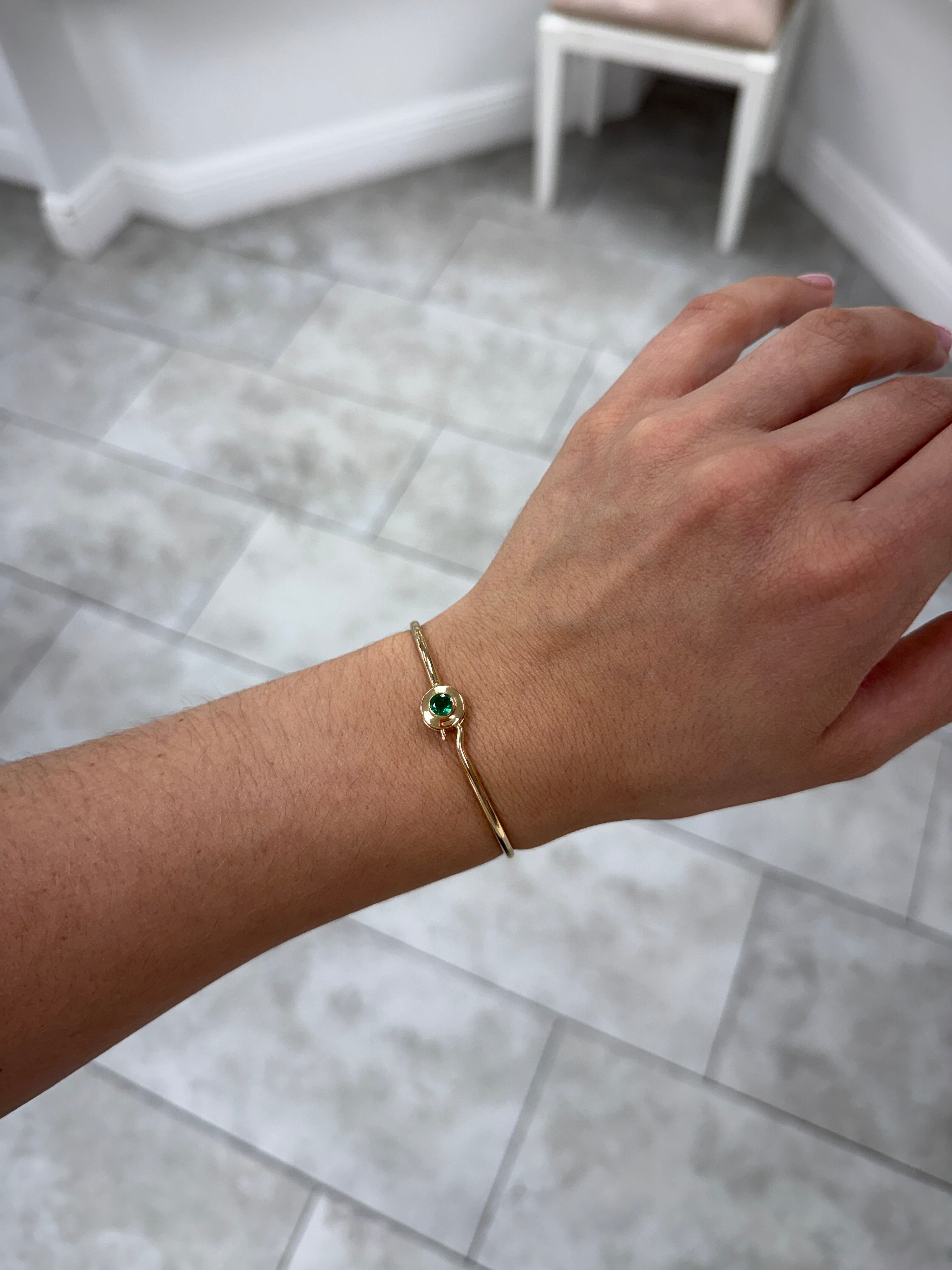 0.53ct 14K Solitaire Natural Round Cut Emerald Bangle Bracelet