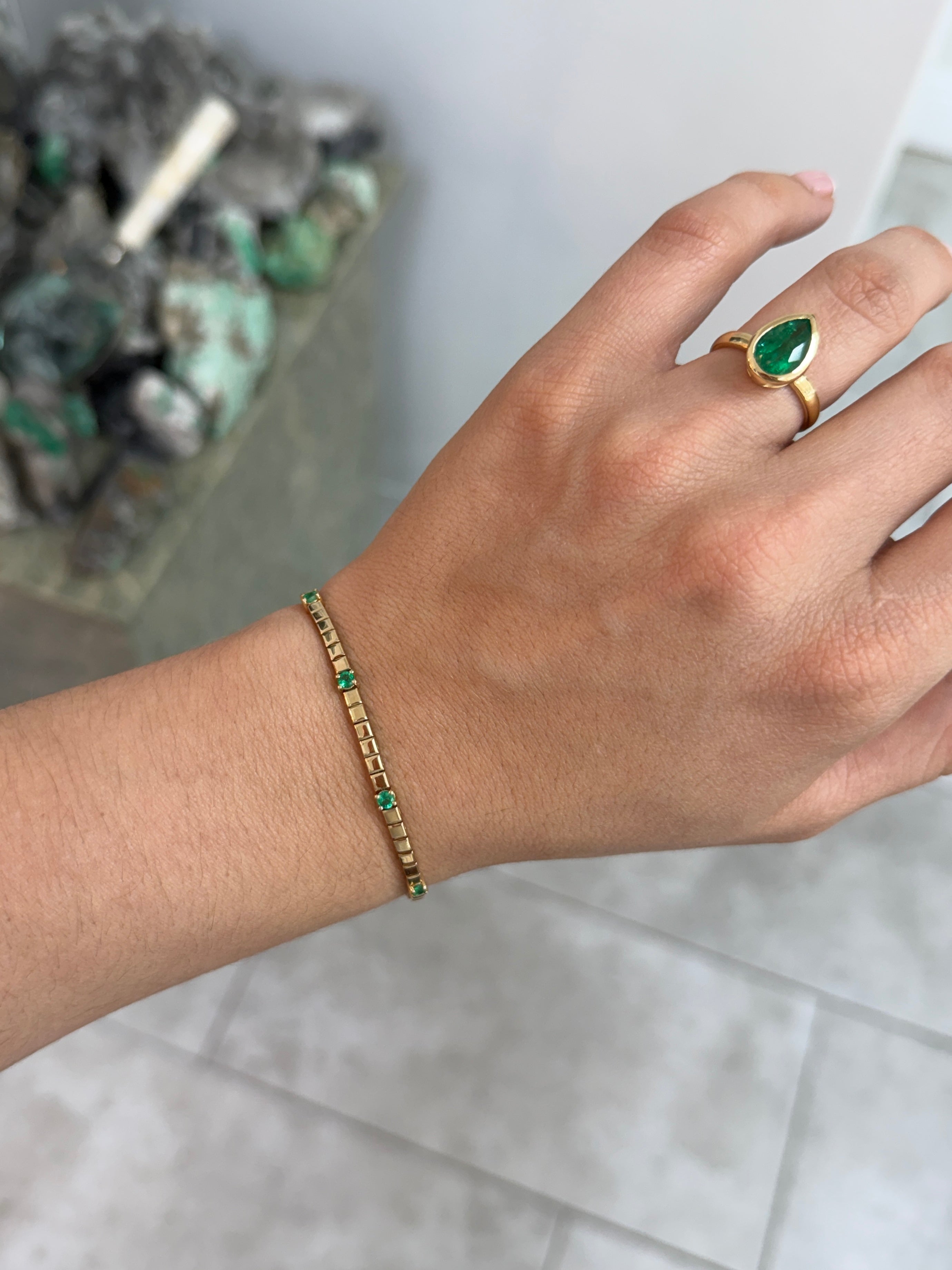 0.82tcw 14K Natural Medium Green Emerald Gold Bracelet 6.5"