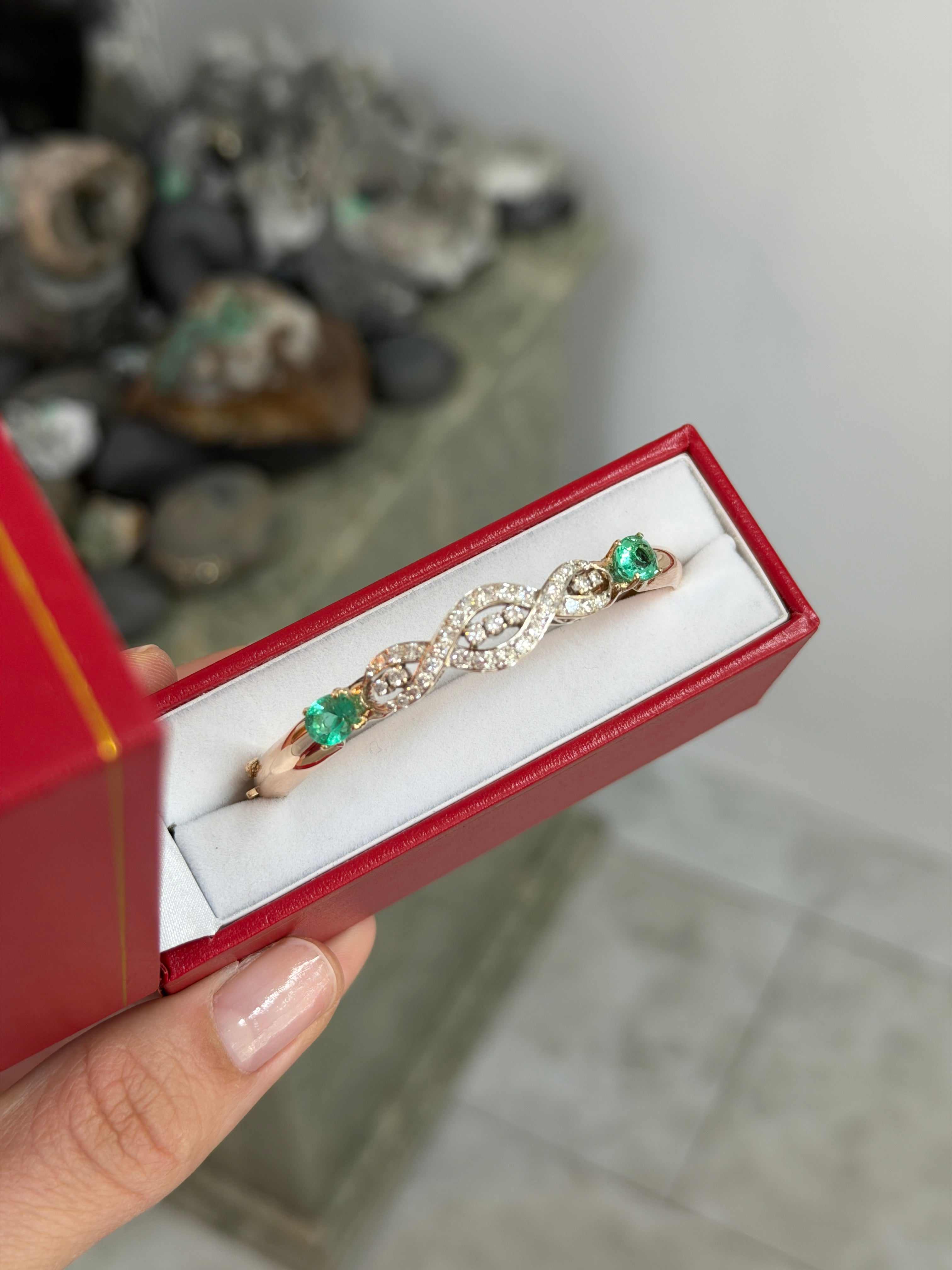 As Seen On Instagram: 2.85tcw Round Diamond & Natural Oval Emerald Ban