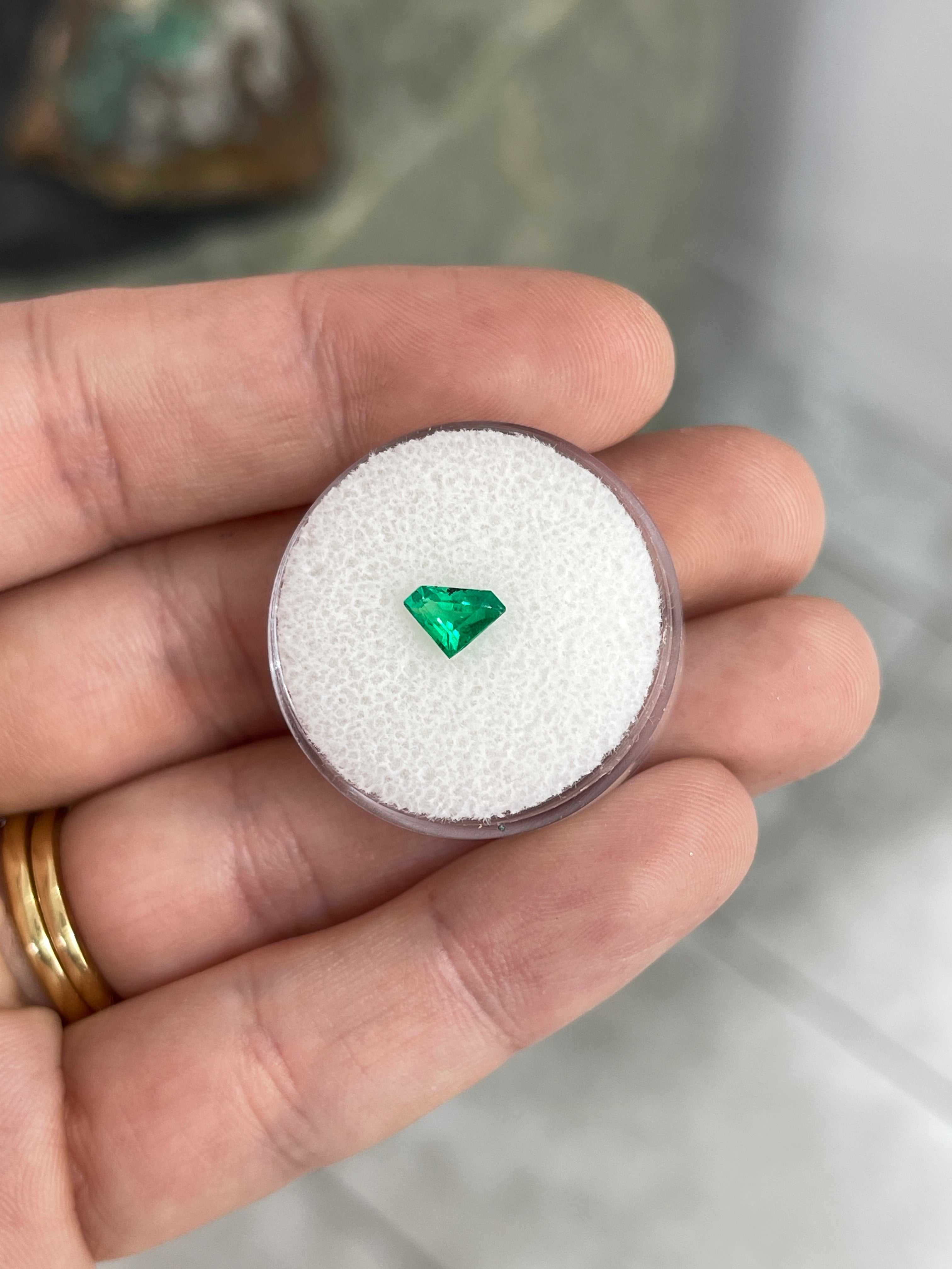 0.51 Carat Rare Vivid Green Superman Cut Colombian Emerald Loose 