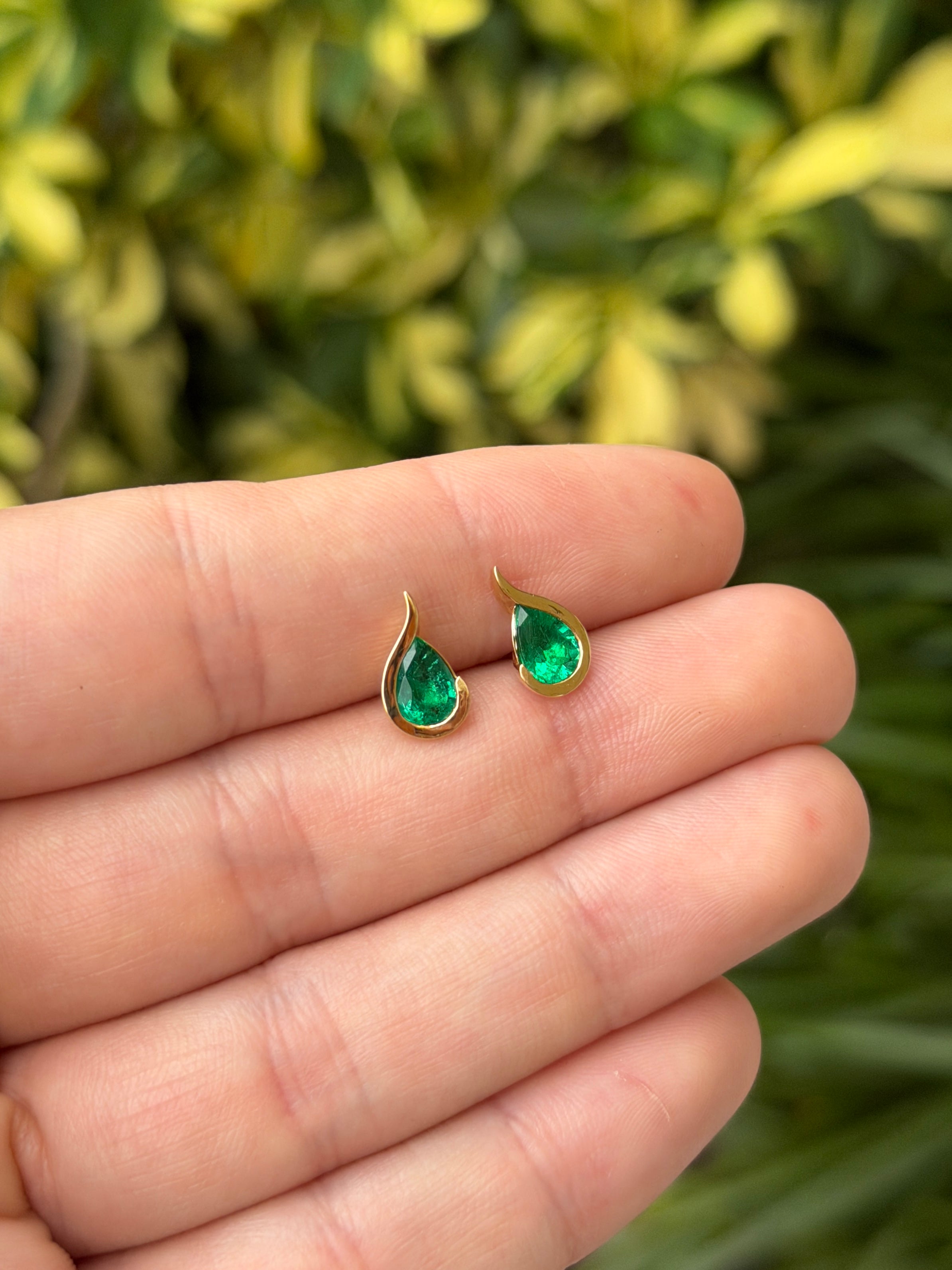 1.10tcw Genie In a Bottle AAA+ Emerald Teardrop Studs 18K