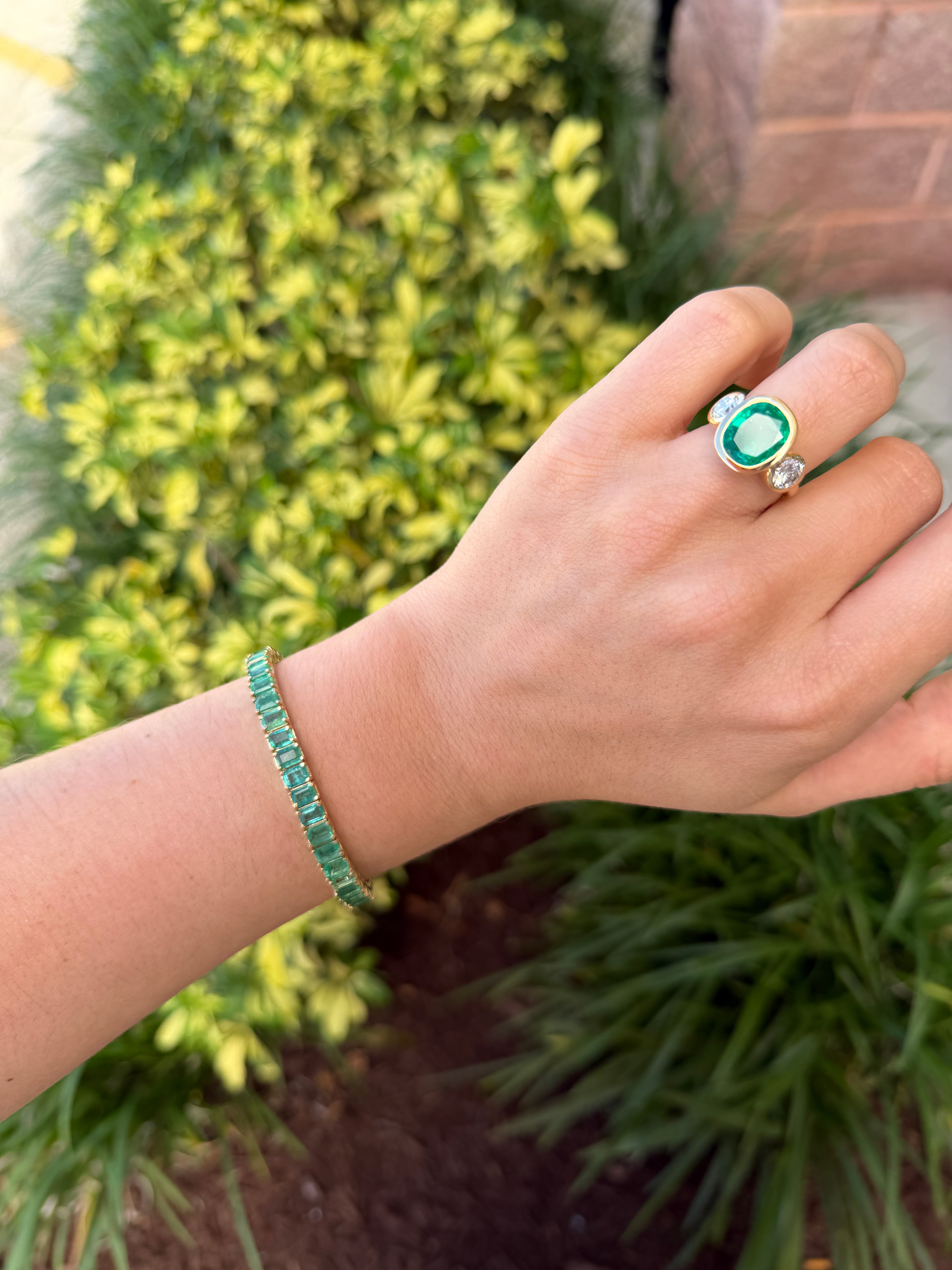 17.20tcw Natural Emerald Cut Emerald Tennis Bracelet- 7 Inches - JR Colombian Emeralds