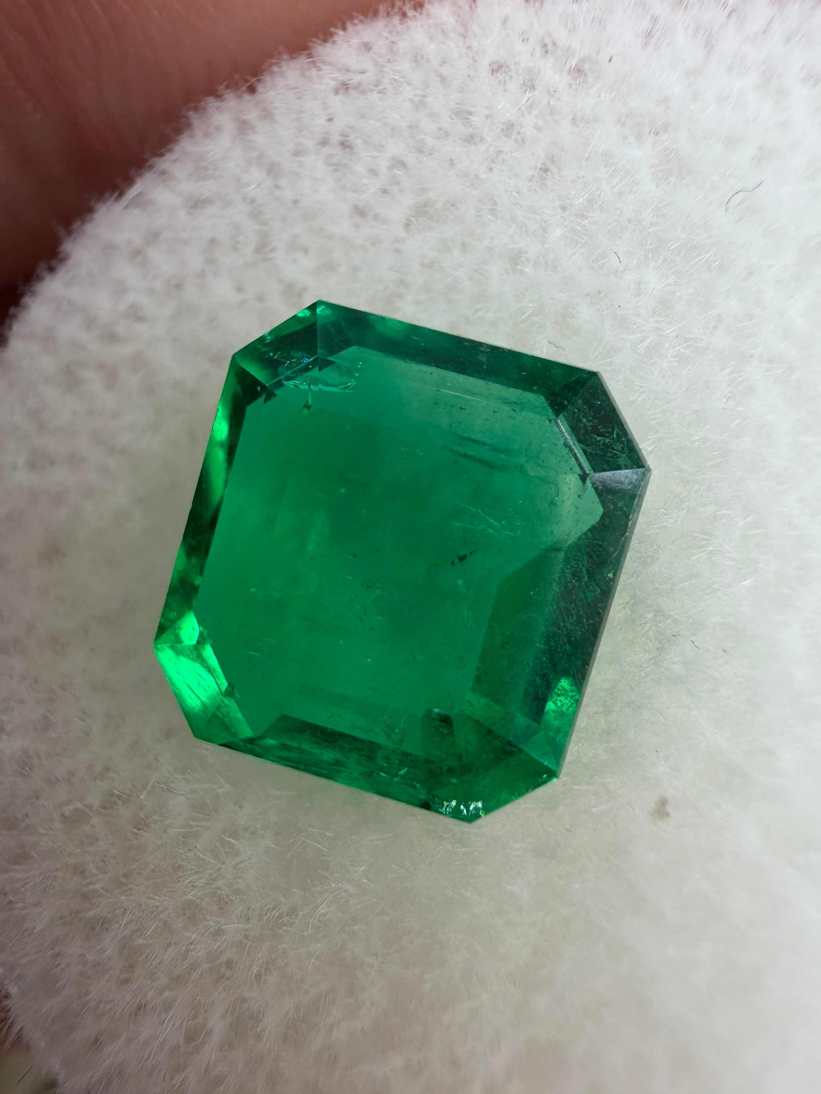 2.28 Carat 8.9x8.3 Vivid Green Asscher Cut Loose Colombian Emerald