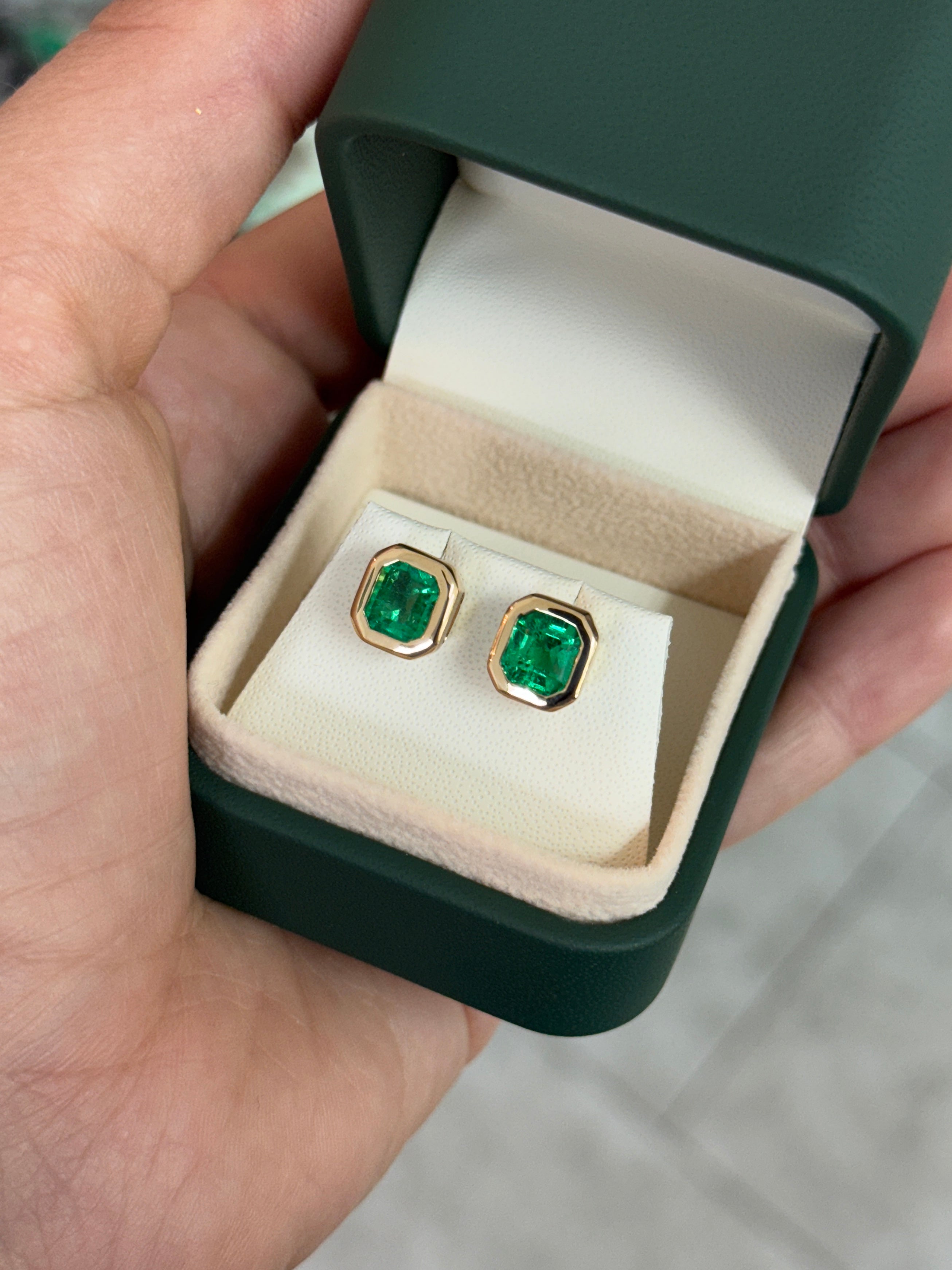 2.40tcw AAA+ Chunky Bezel Asscher Cut Colombian Emerald 18K