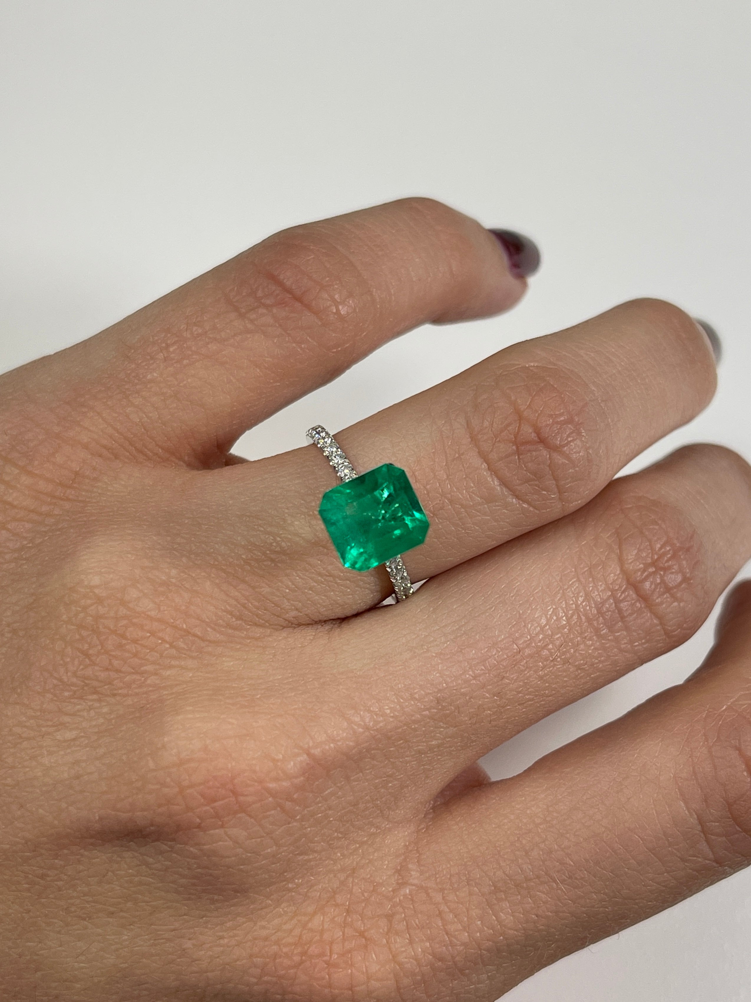 Vivid green 2.90 carat natural Colombian emerald loose gemstone in an Asscher cut, from JR Colombian Emeralds.