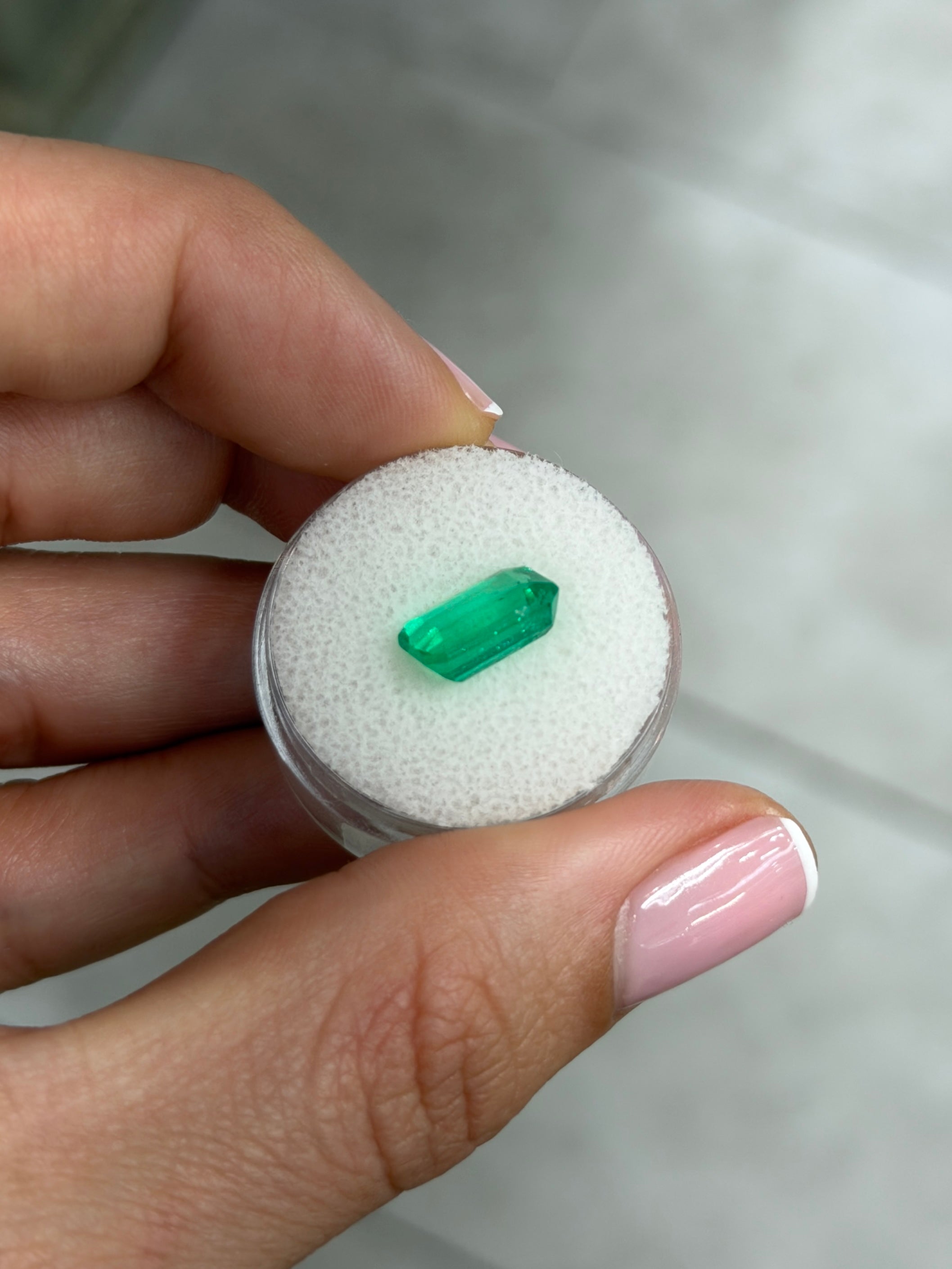 Loose Colombian emeralds, 2.91 carats, 11x7mm, GIA AAA+ minor oil, emerald cut, from JR Colombian Emeralds.