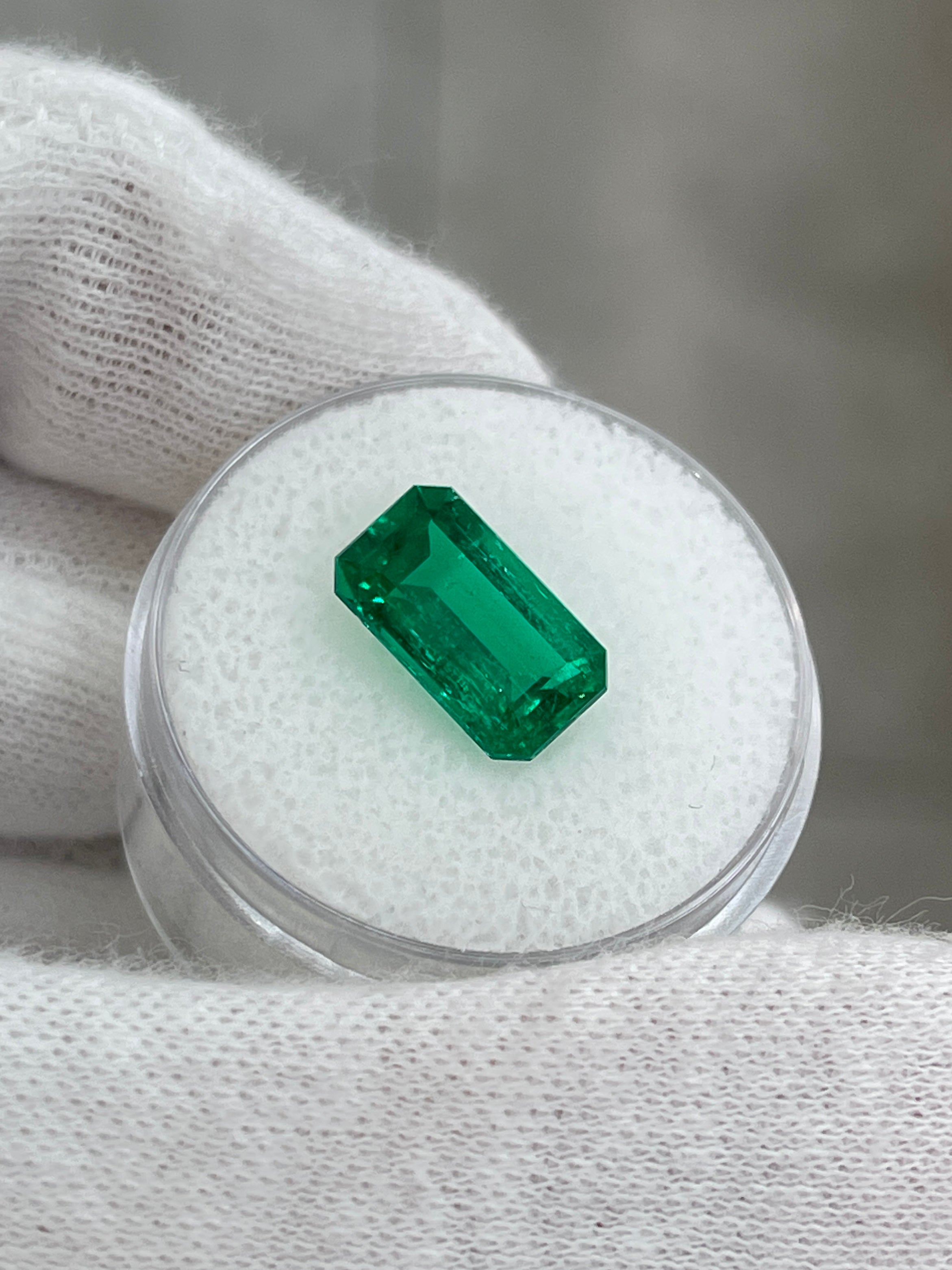 3.10 Carat AAA+ 12x7 Minor Oil Natural Loose Colombian Emerald-Elongated Emerald Cut - JR Colombian Emeralds