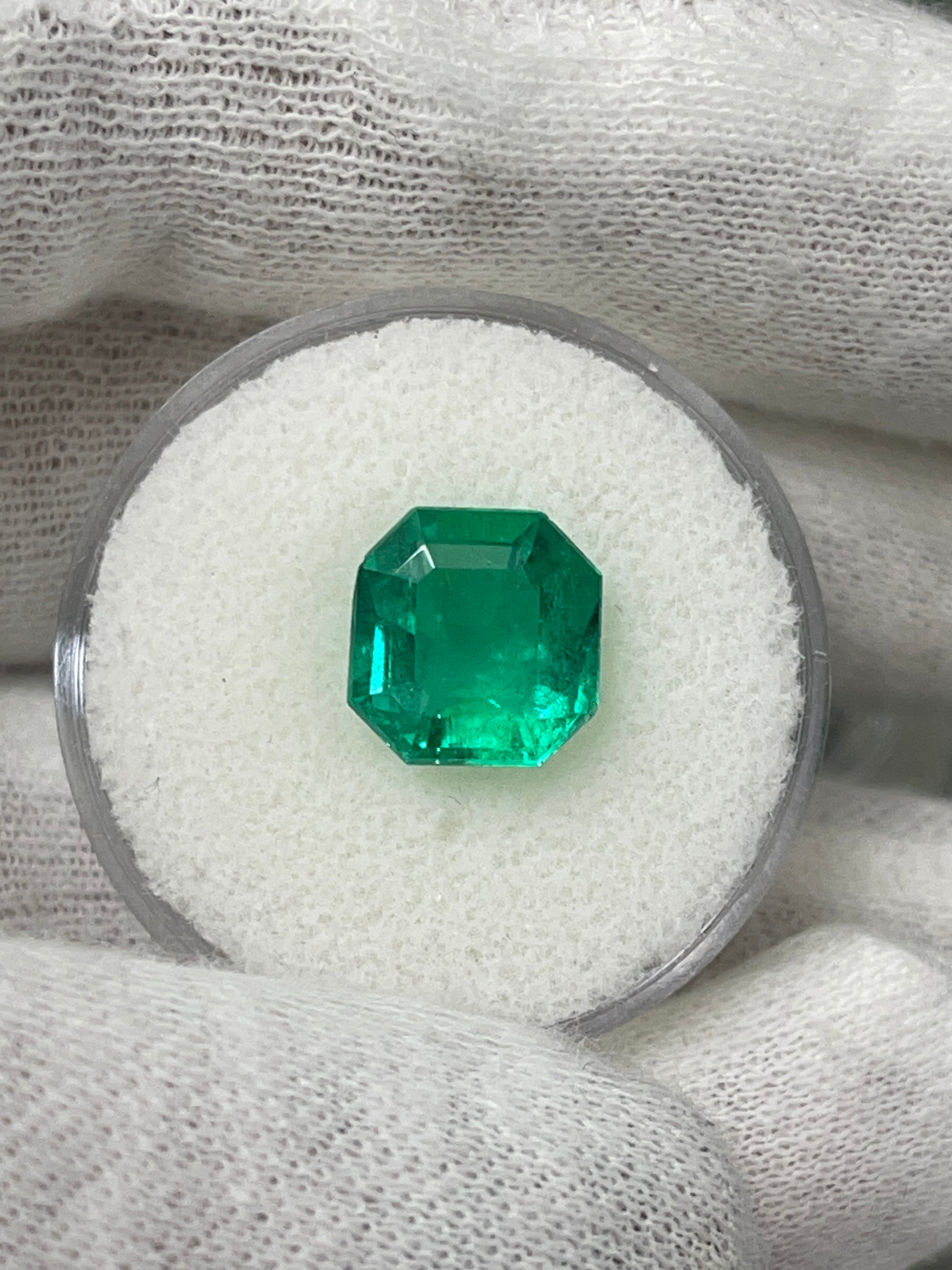 3.21 carat octagonal cut green Colombian emerald loose gemstone from JR Colombian Emeralds, natural and vibrant green color.