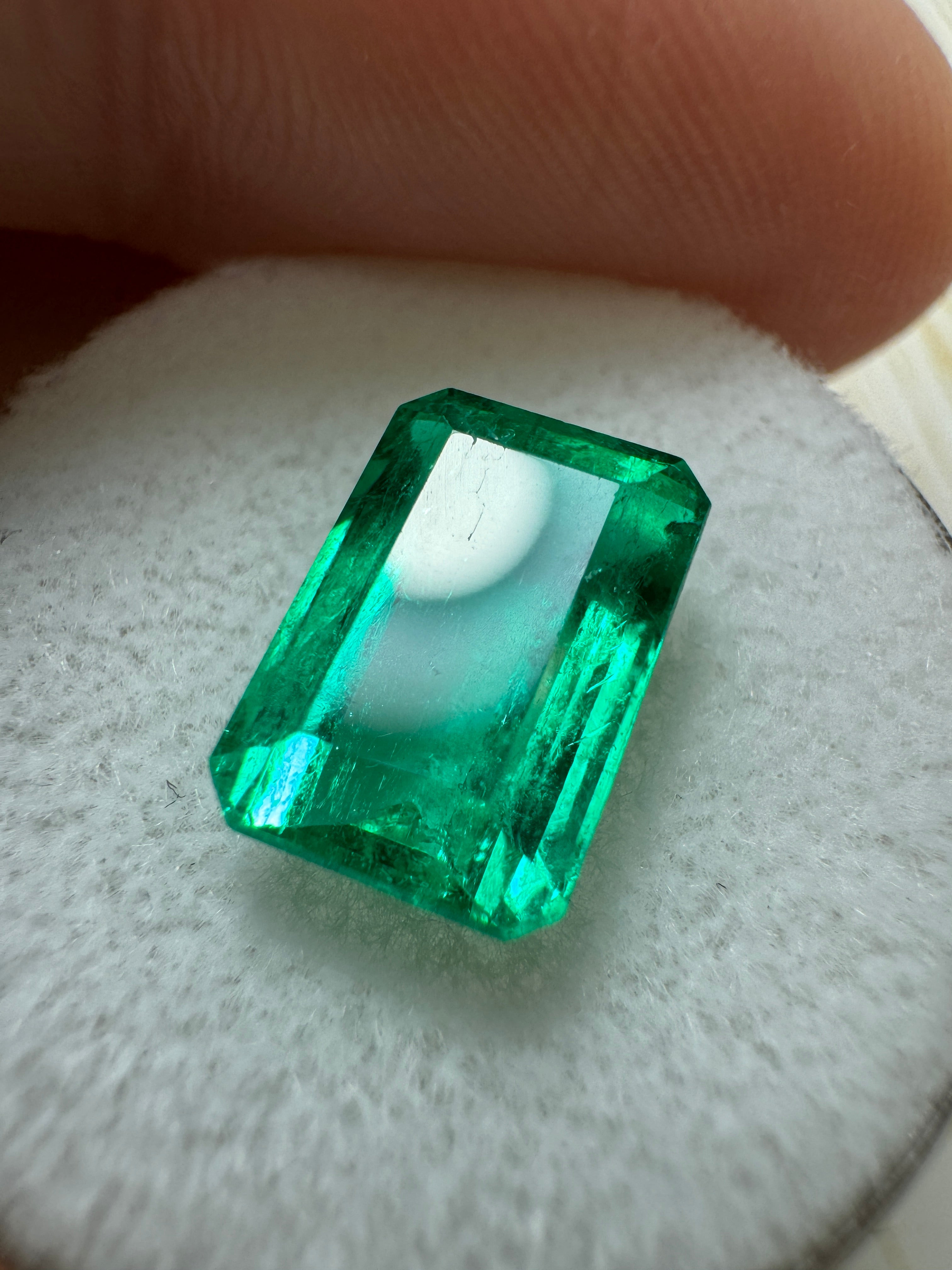 Vivid bluish green 3.40 carat GIA certified Colombian emerald with elongated cut, natural loose gemstone from JR Colombian Emeralds
