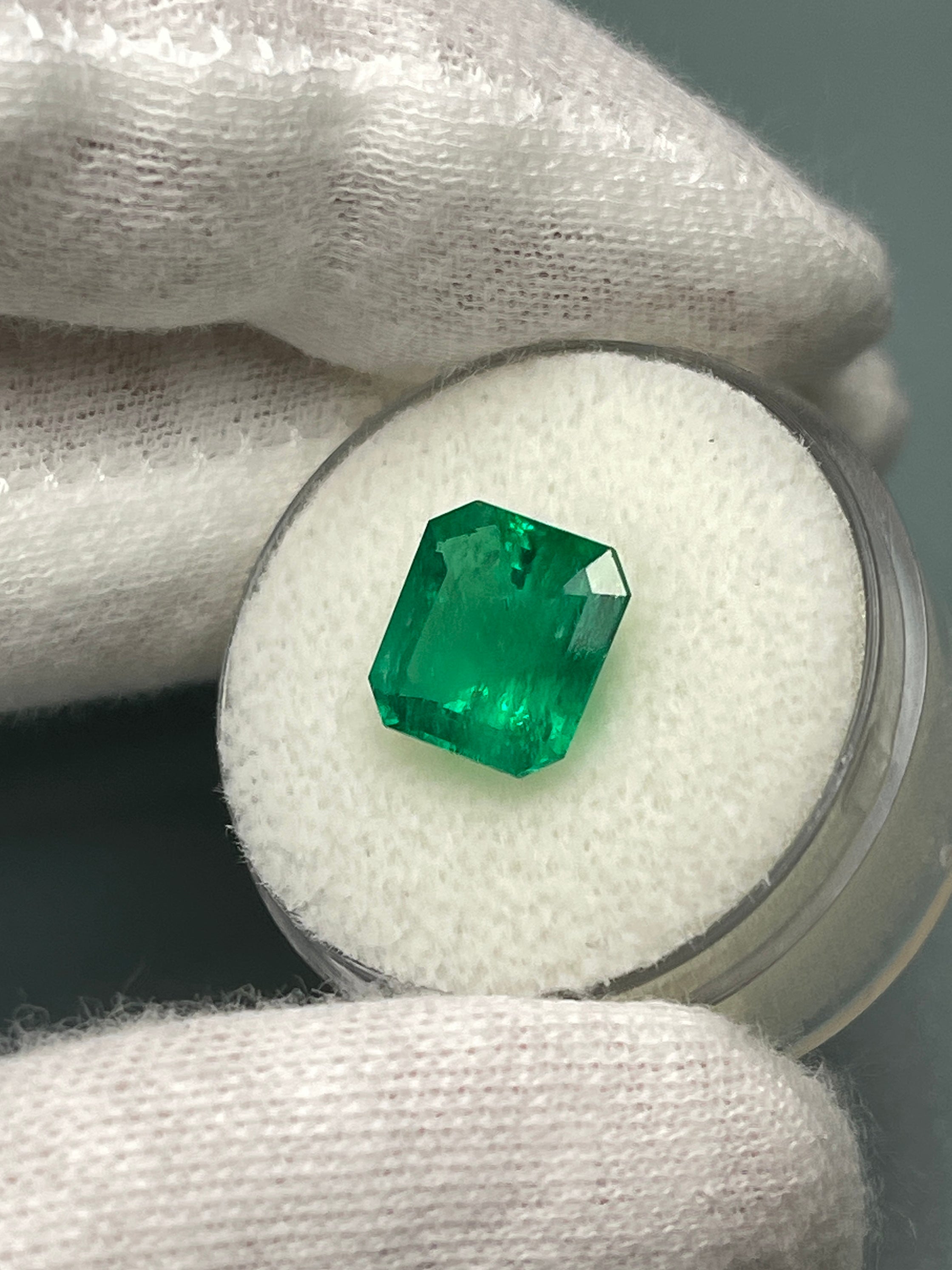 Vivid 3.49 Carat Muzo green Colombian emerald loose gemstone, Asscher cut, natural and vivid in color.