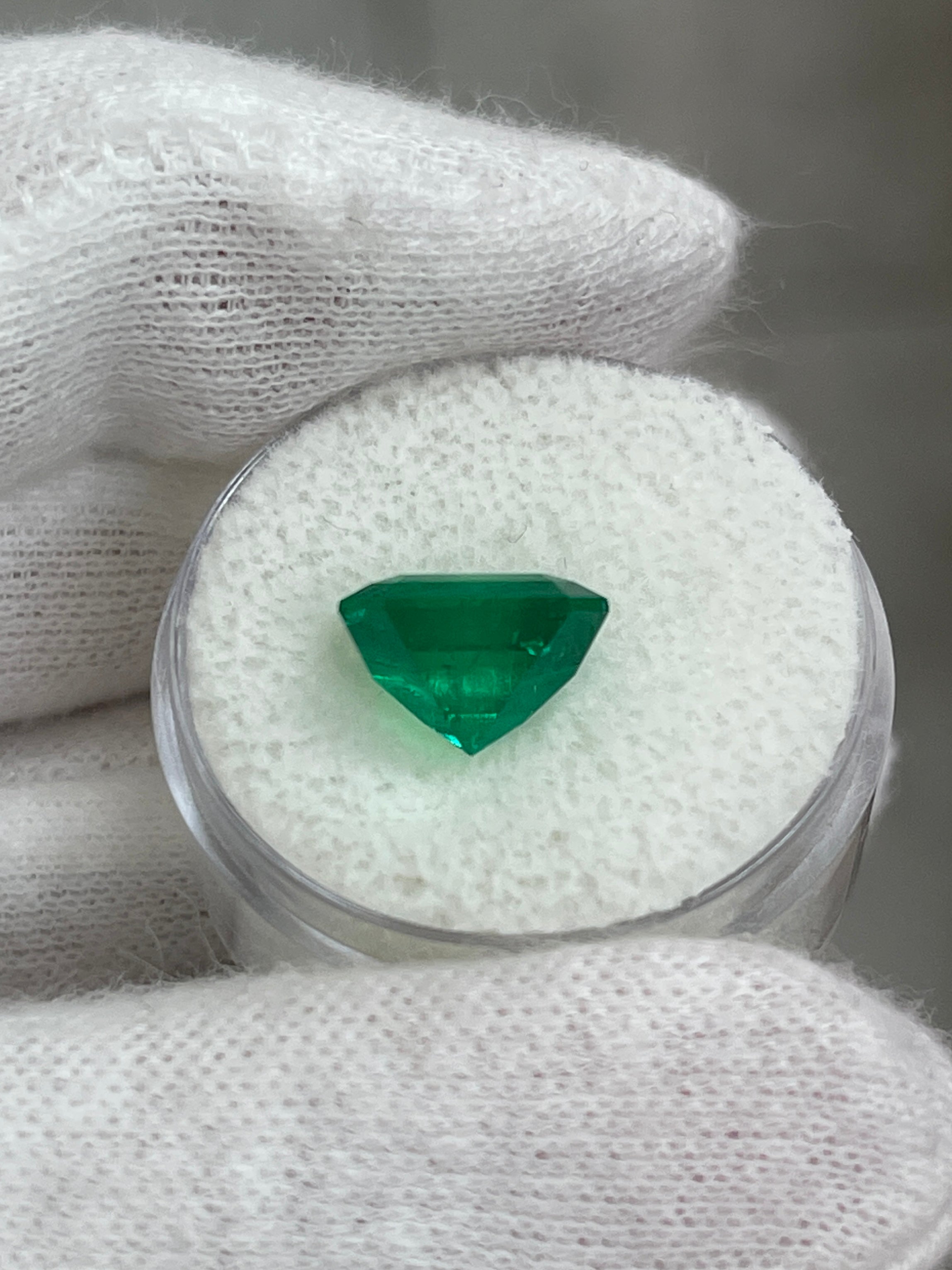 Vivid 4.16 Carat AAA Colombian Emerald loose Asscher cut with natural minor oil, bright green color, from JR Colombian Emeralds