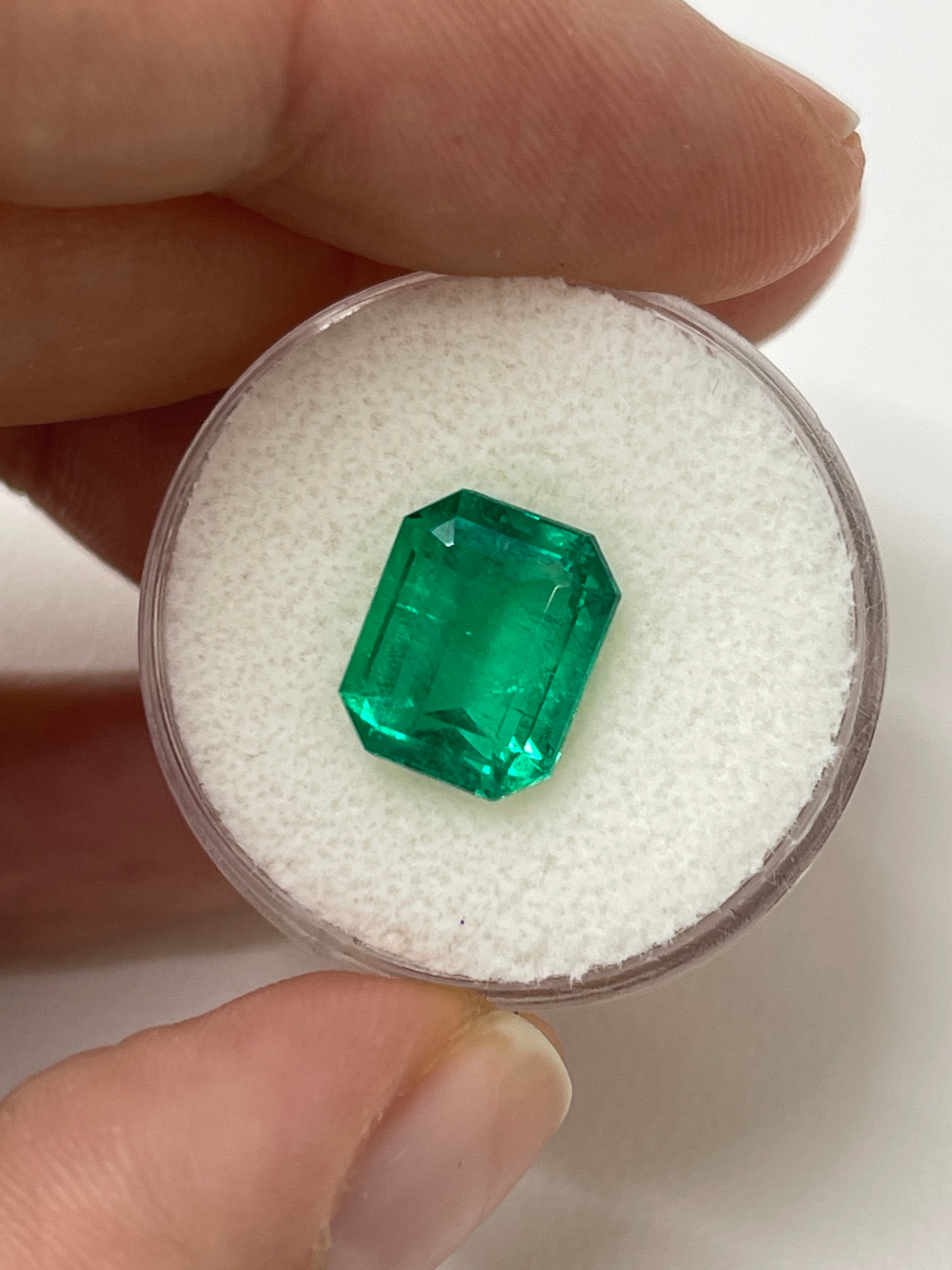 4.24 carat AAA+ Colombian emerald loose stone with classic green color, emerald cut, natural Colombian origin, by JR Colombian Emeralds