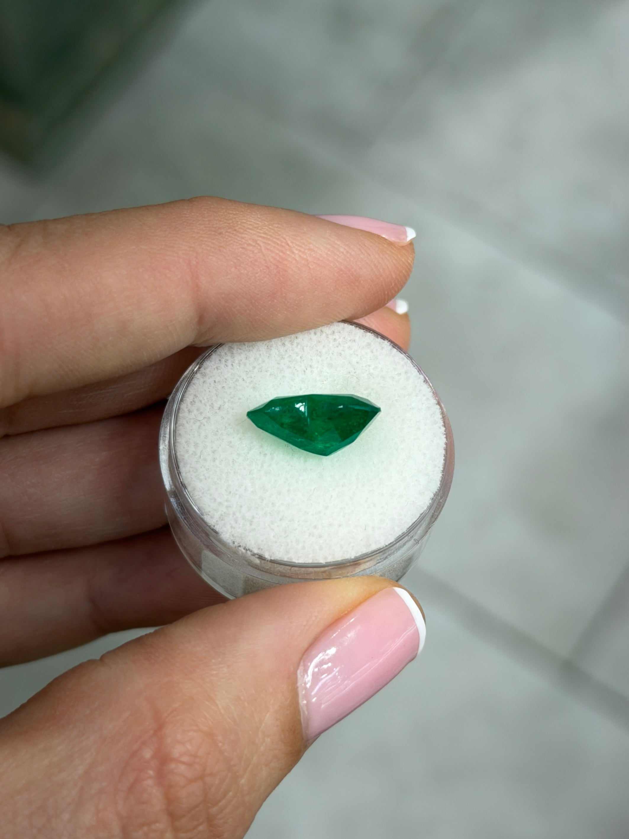 4.46 carat AAA+ intense green Colombian emerald loose heart cut gemstone, natural and richly colored.