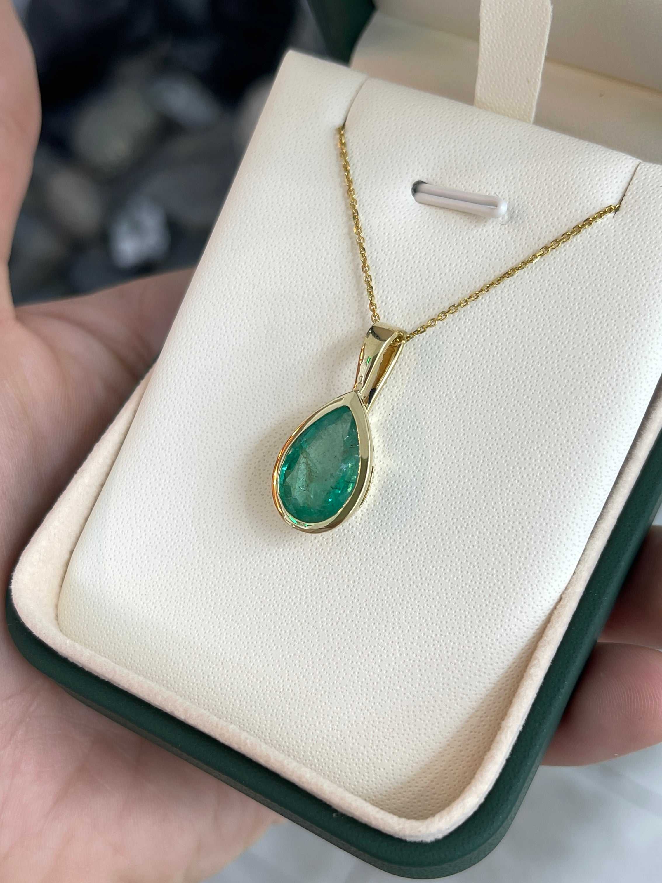 4.90 Carat Colombian Emerald Bezel Set Necklace 14K - JR Colombian Emeralds