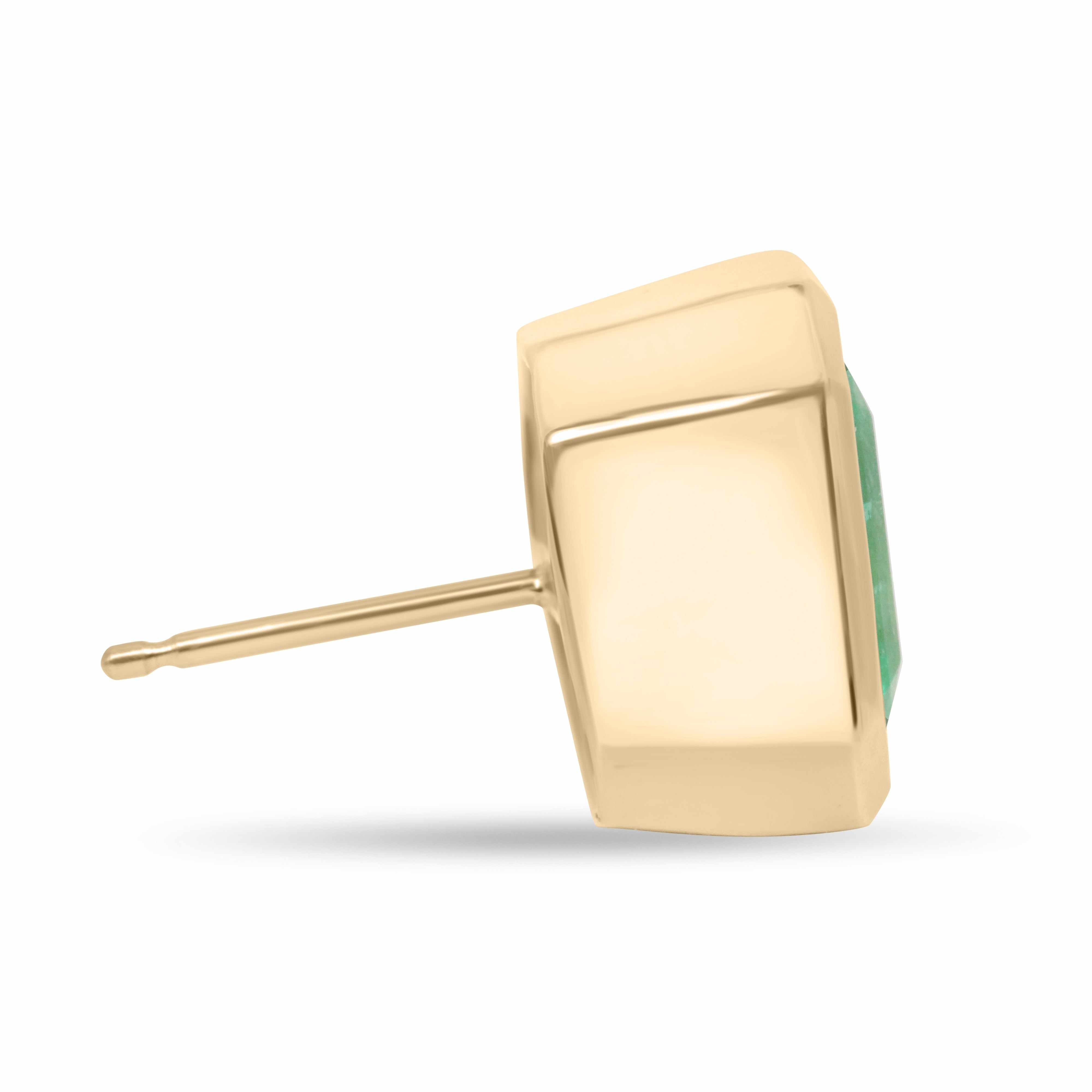 6,23 Karat, Asscher-geschliffene kolumbianische Smaragde, in Zargenfassung, 18 Karat