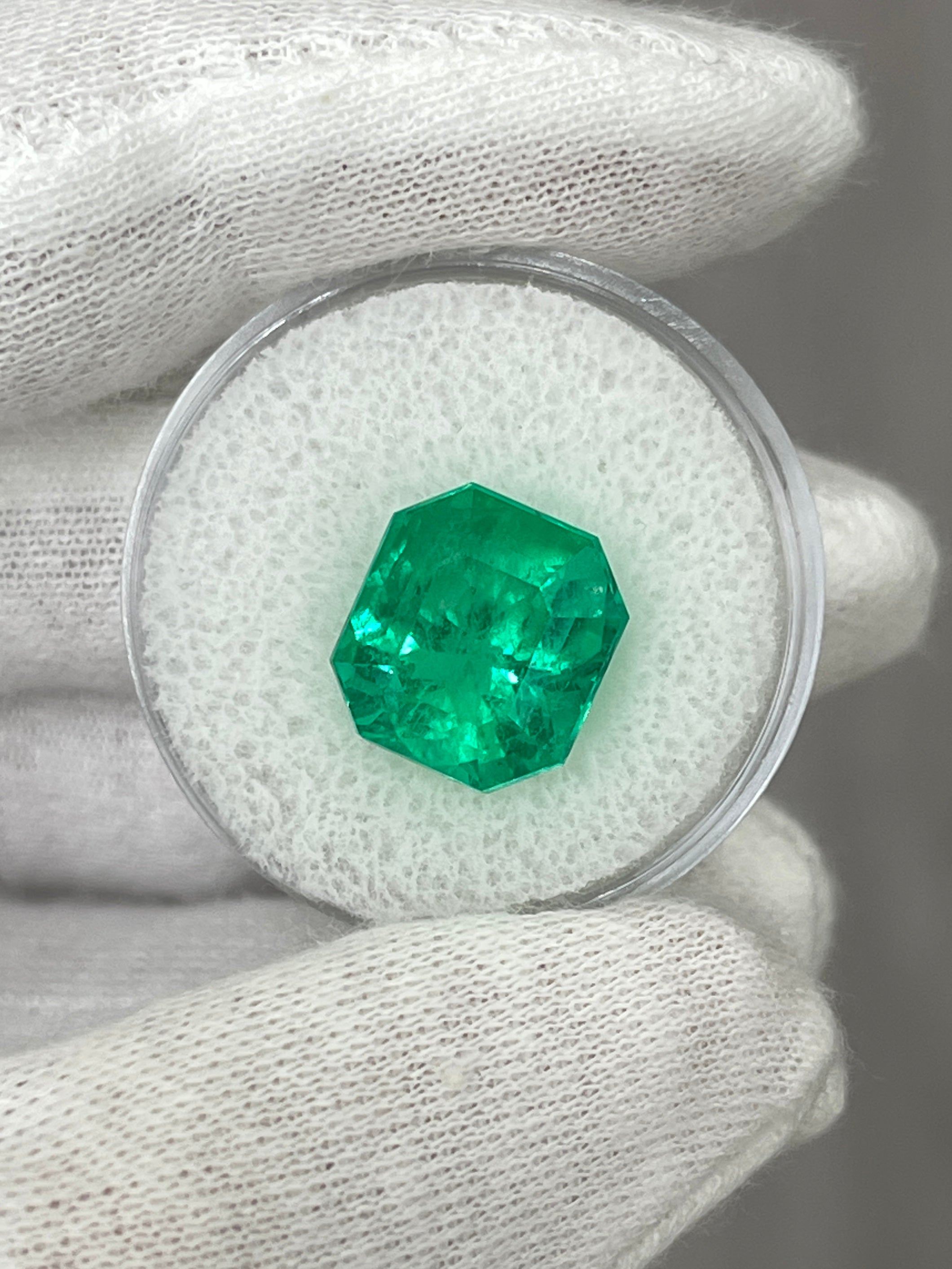 7.37-carat Muzo intense green natural Colombian emerald loose Asscher cut gemstone by JR Colombian Emeralds.