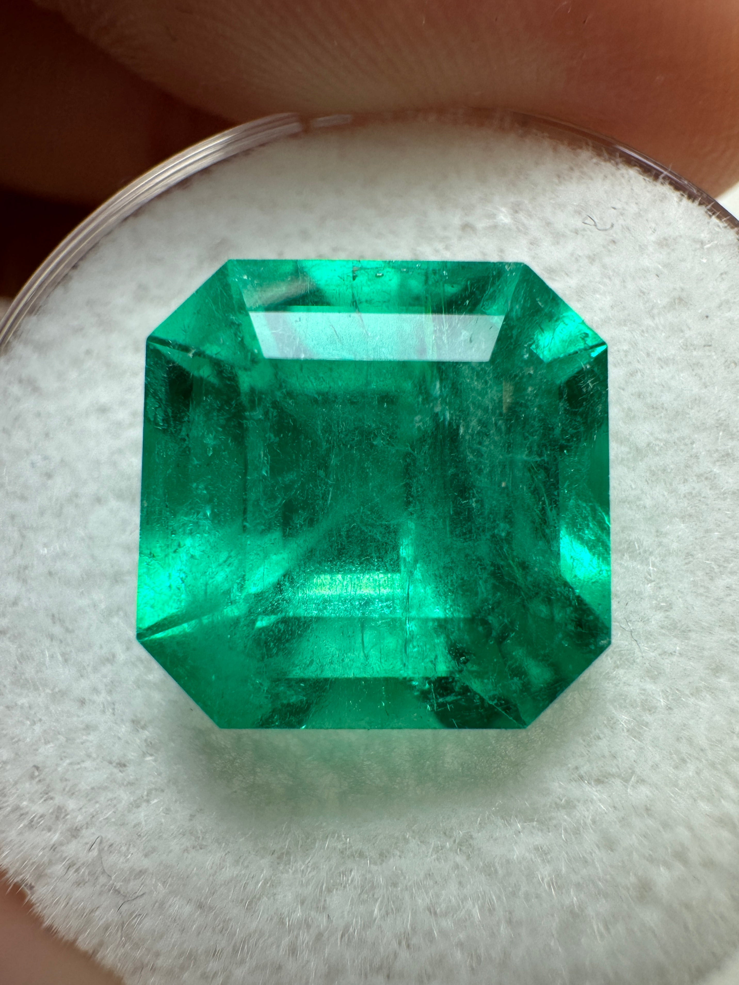 7.38-carat intense bluish-green natural Colombian emerald in Asscher cut, loose gemstone from JR Colombian Emeralds.