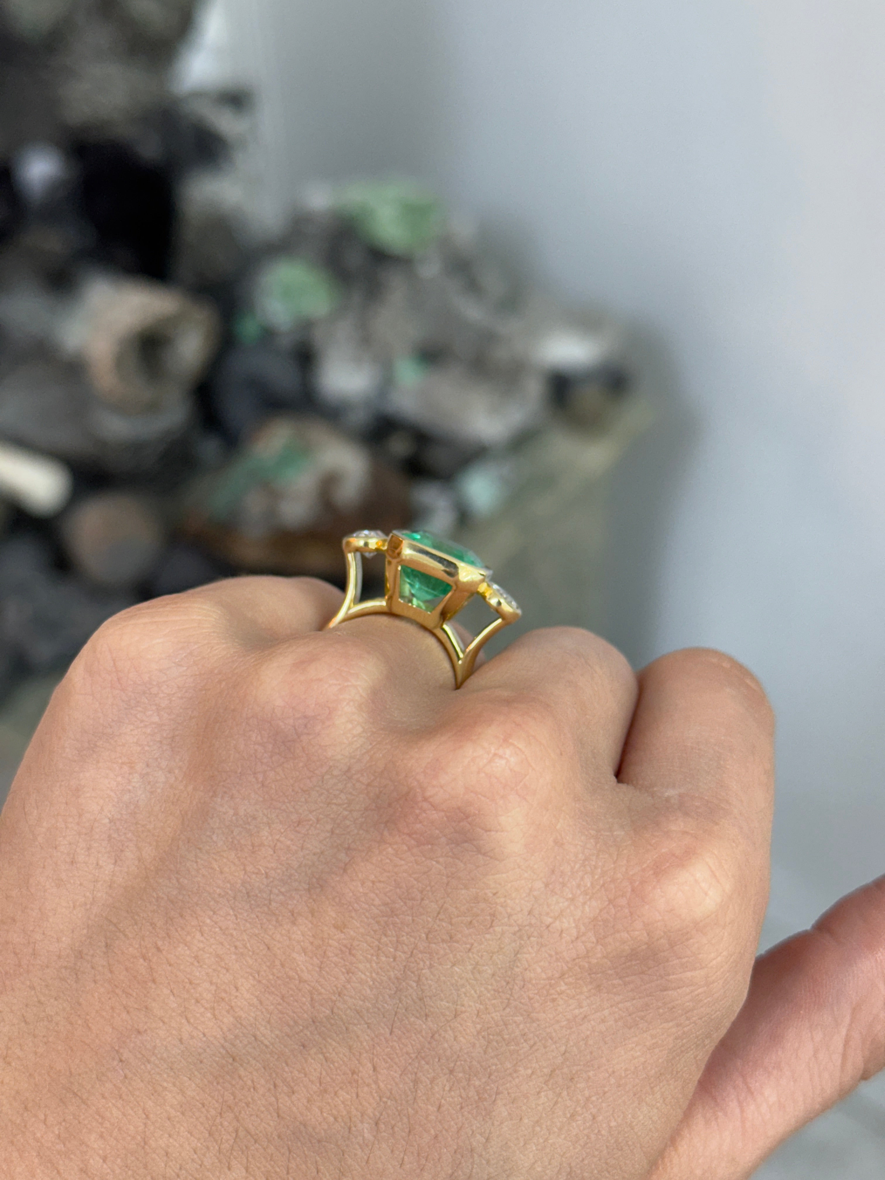 9.10tcw Bezel Set Colombian Emerald & Oval Diamond 18K Ring - JR Colombian Emeralds