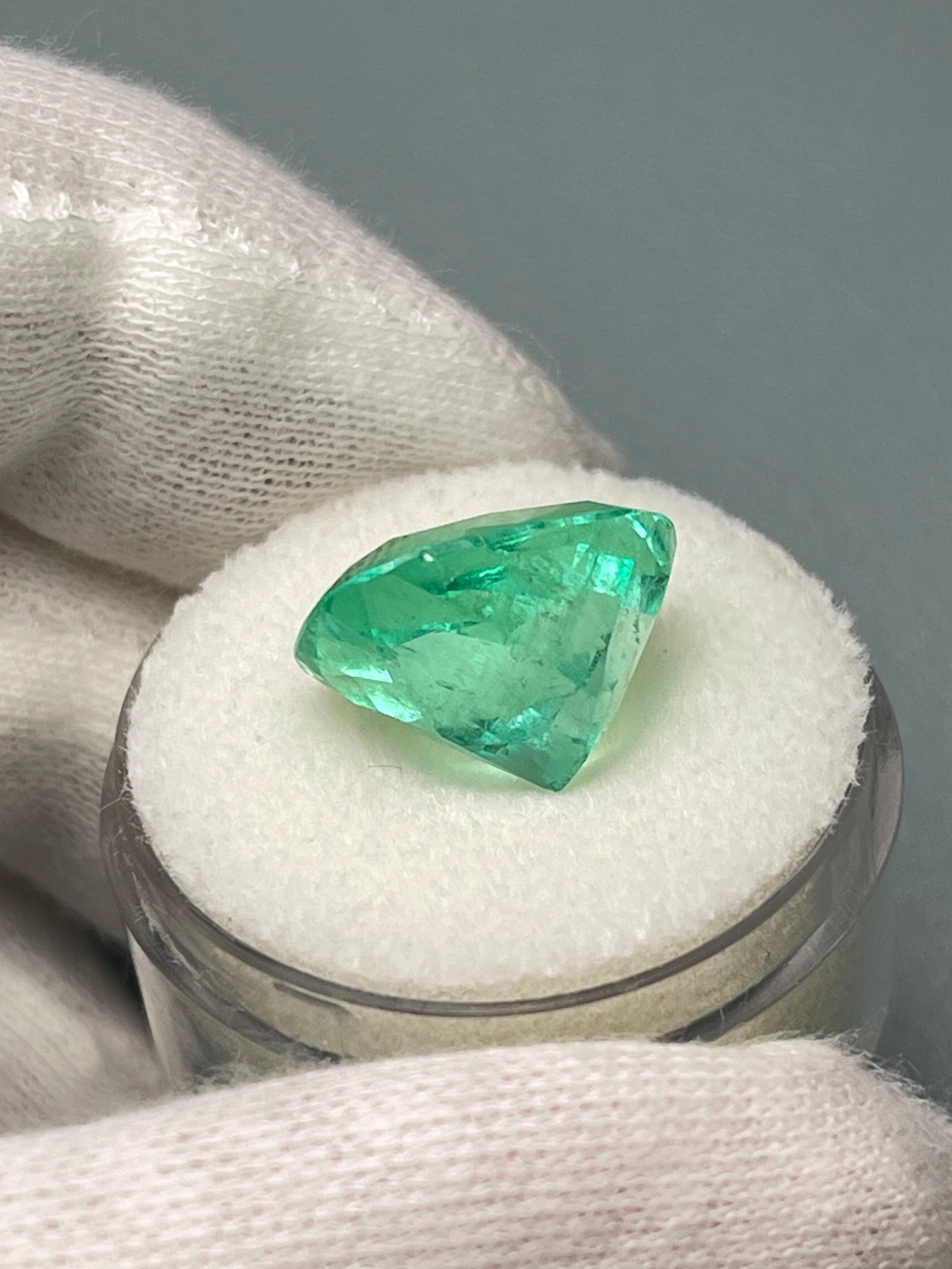 9.23-carat yellowish-green Colombian emerald loose gemstone, cushion cut, from JR Colombian Emeralds.