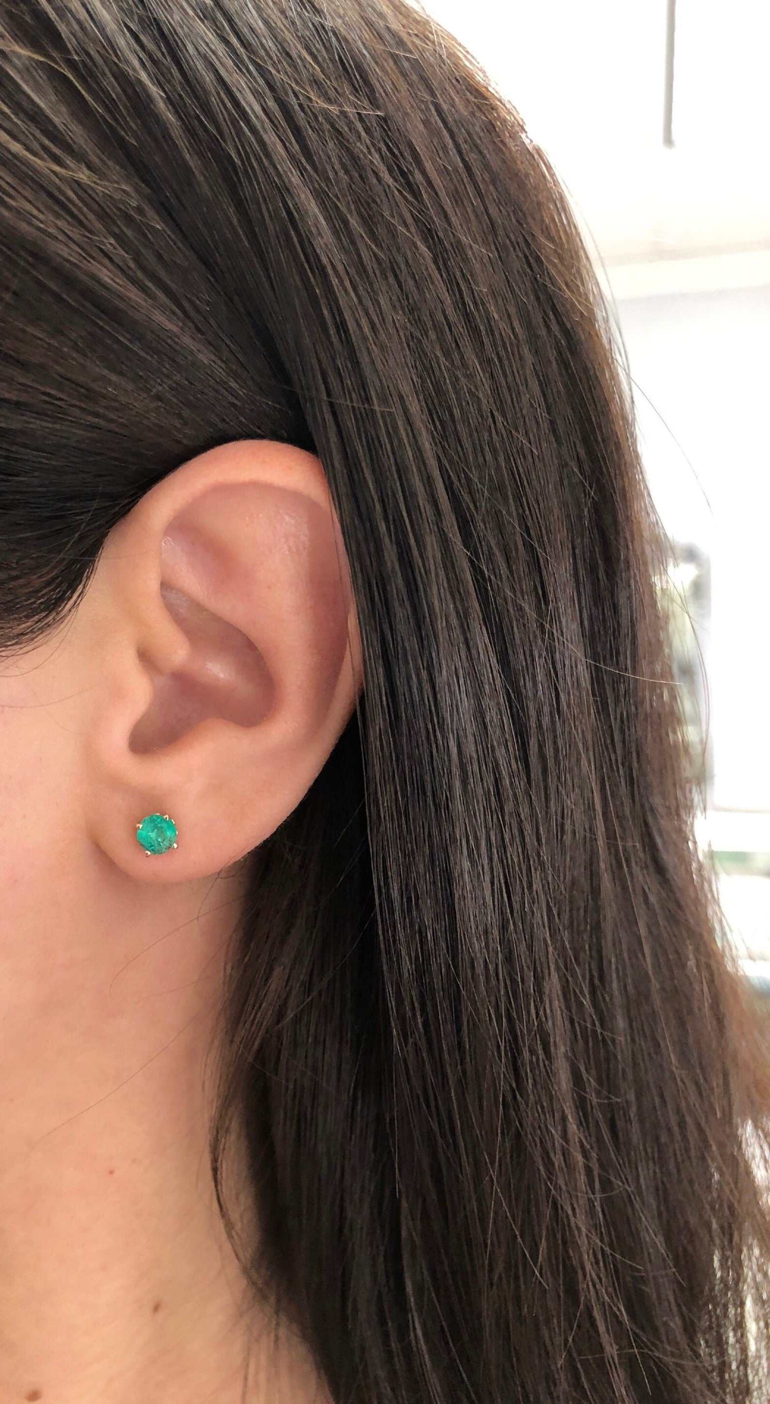 0.90tcw Round Cut Medium Deep Green Emerald Scroll Carved Stud Earrings 14K