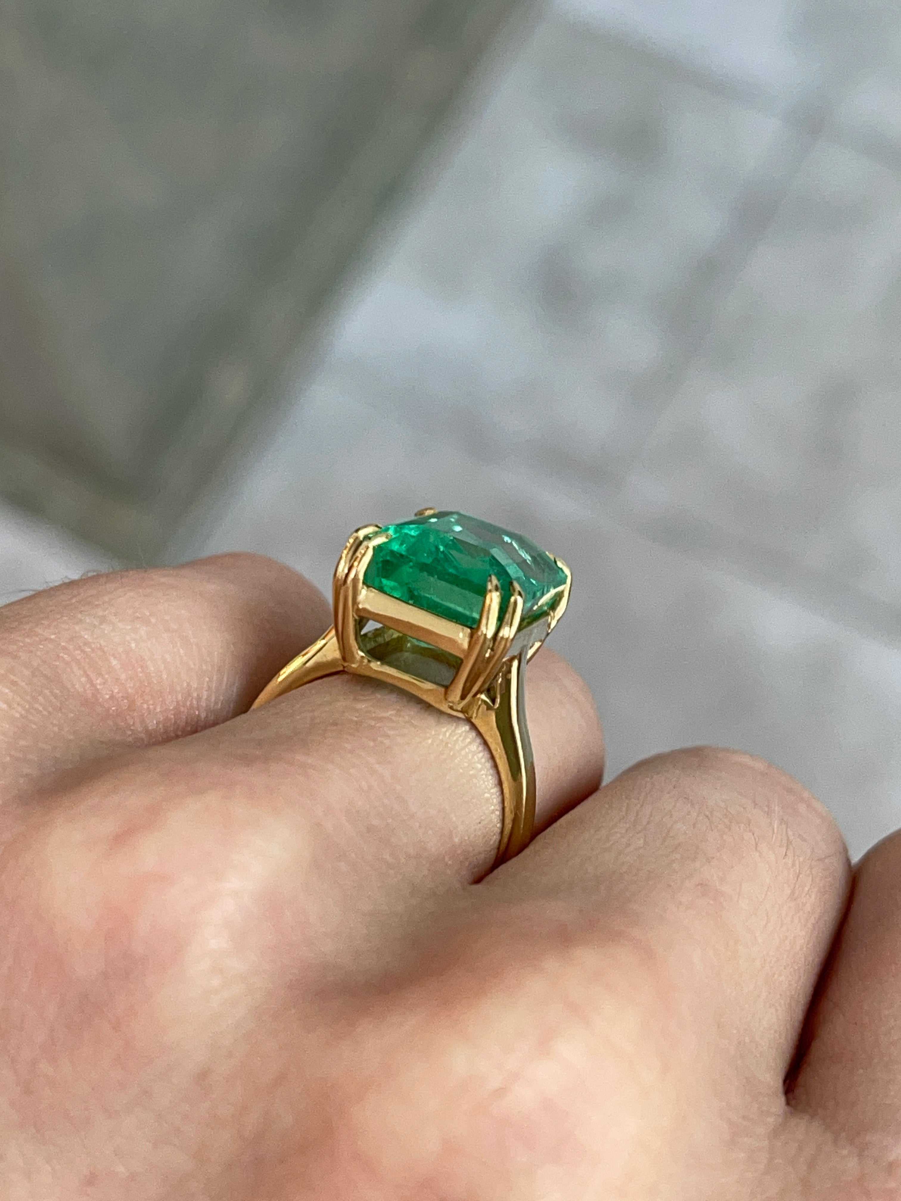 10.58cts GIA Certified Large Statement Colombian Emerald Solitaire Ring 18K - JR Colombian Emeralds