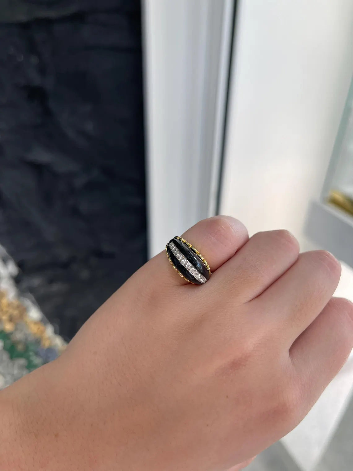 Anello vistoso in onice nero naturale da 0,00 ct con dettagli in pavé di diamanti