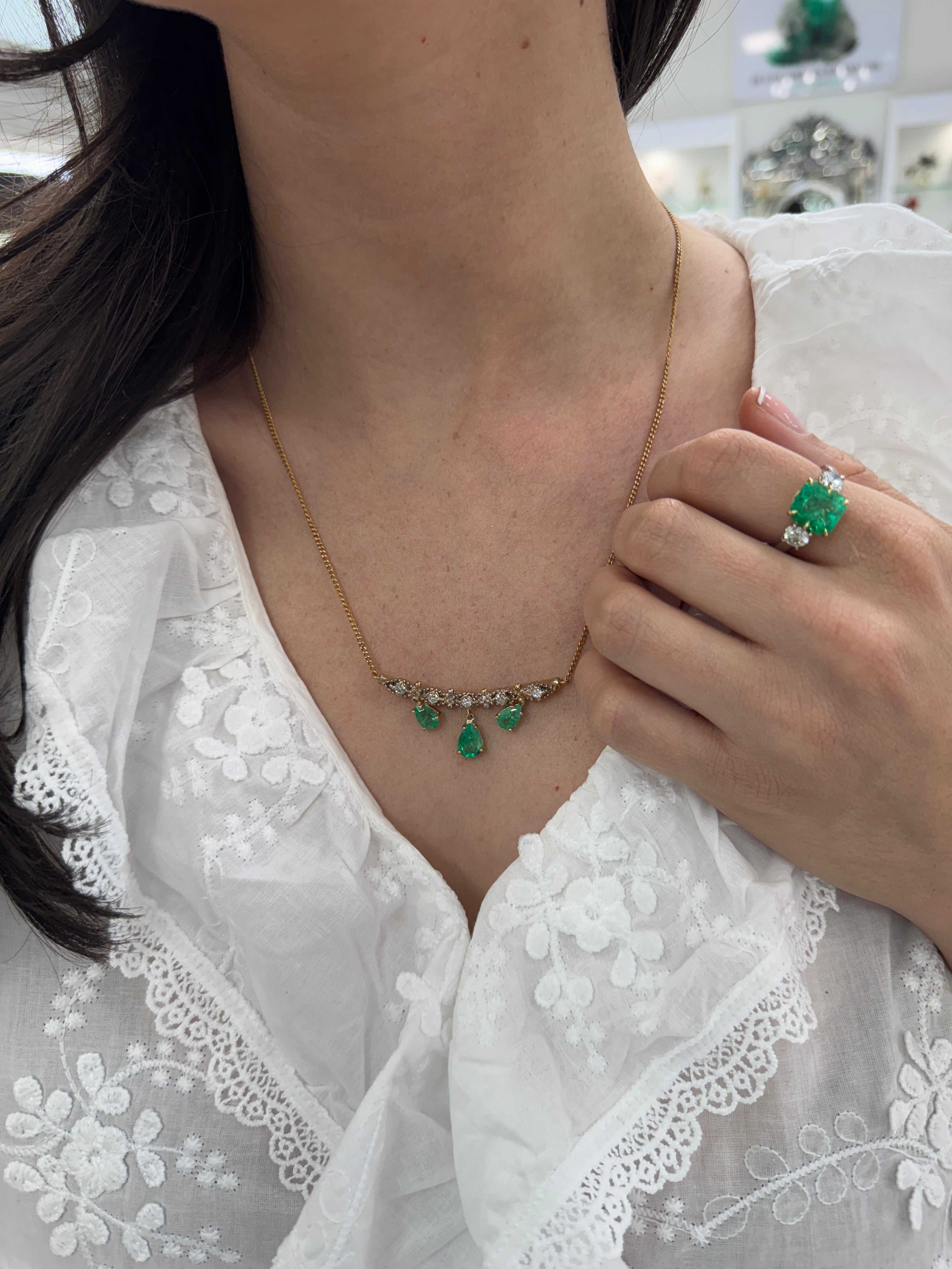 6.70tcw Bib Vintage Emerald Pear & Diamond Necklace 14K
