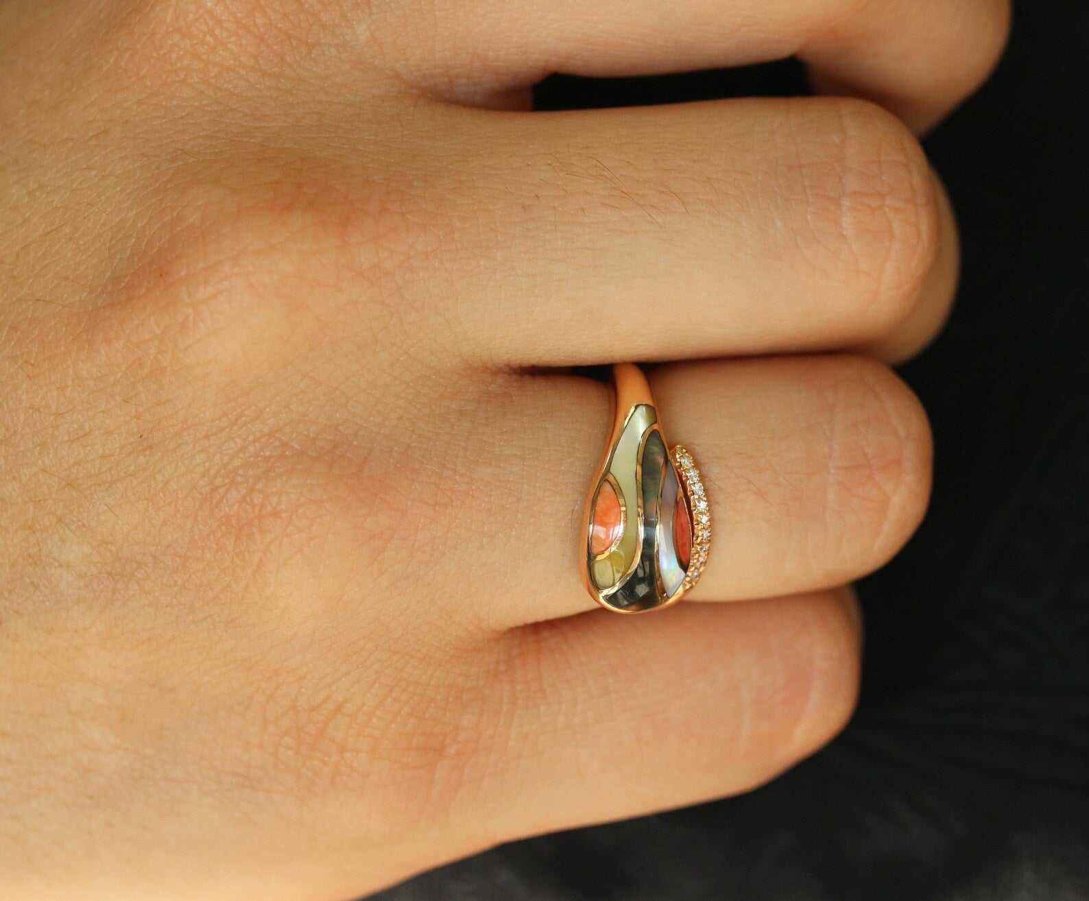 3.06tcw 18K Serpenti Mother of Pearl, Agate, & Diamond Snake Ring
