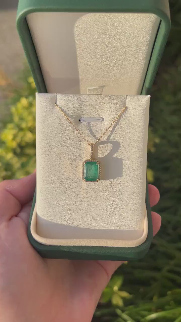 1.90ctw 14K Gold Pendant with Natural Emerald & Diamond in Green