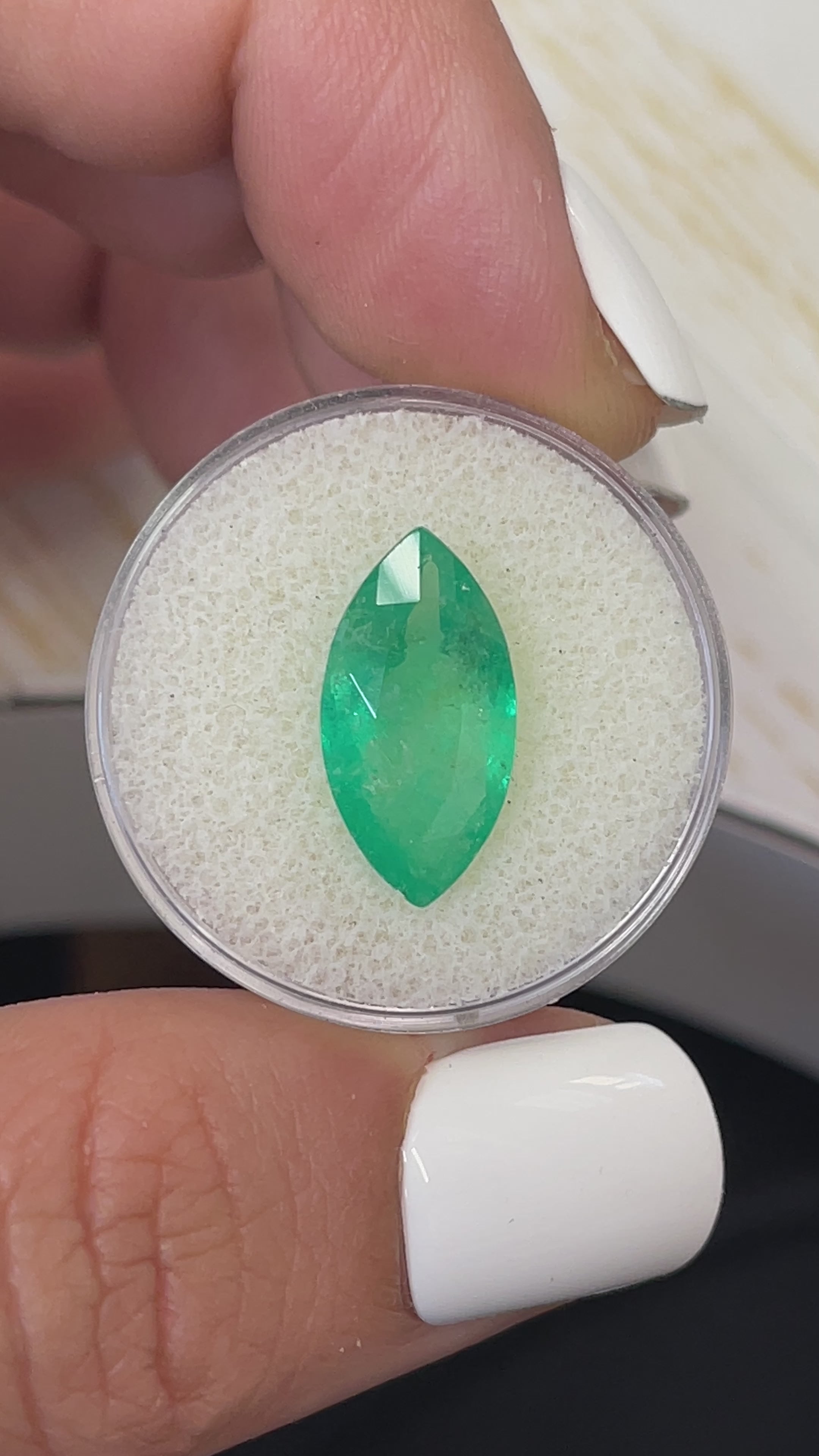 4.86cts 17x9 Natural Colombian Green Emerald Marquise