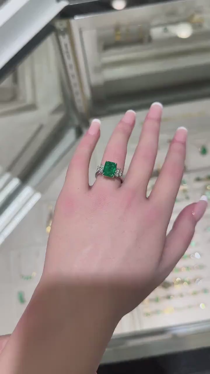 Luxurious 14K Engagement Ring Featuring 4.51tcw Natural Emerald and Brilliant Round Diamonds