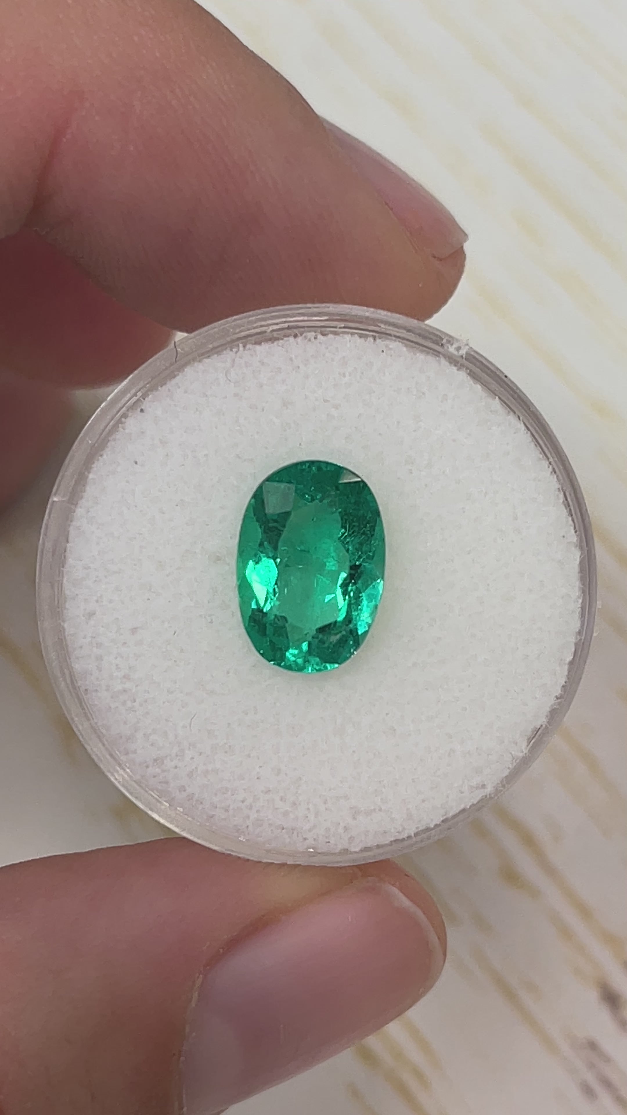 2.40 Carat 11x8 VVS Gemmy Green Loose Colombian Emerald-Oval Cut