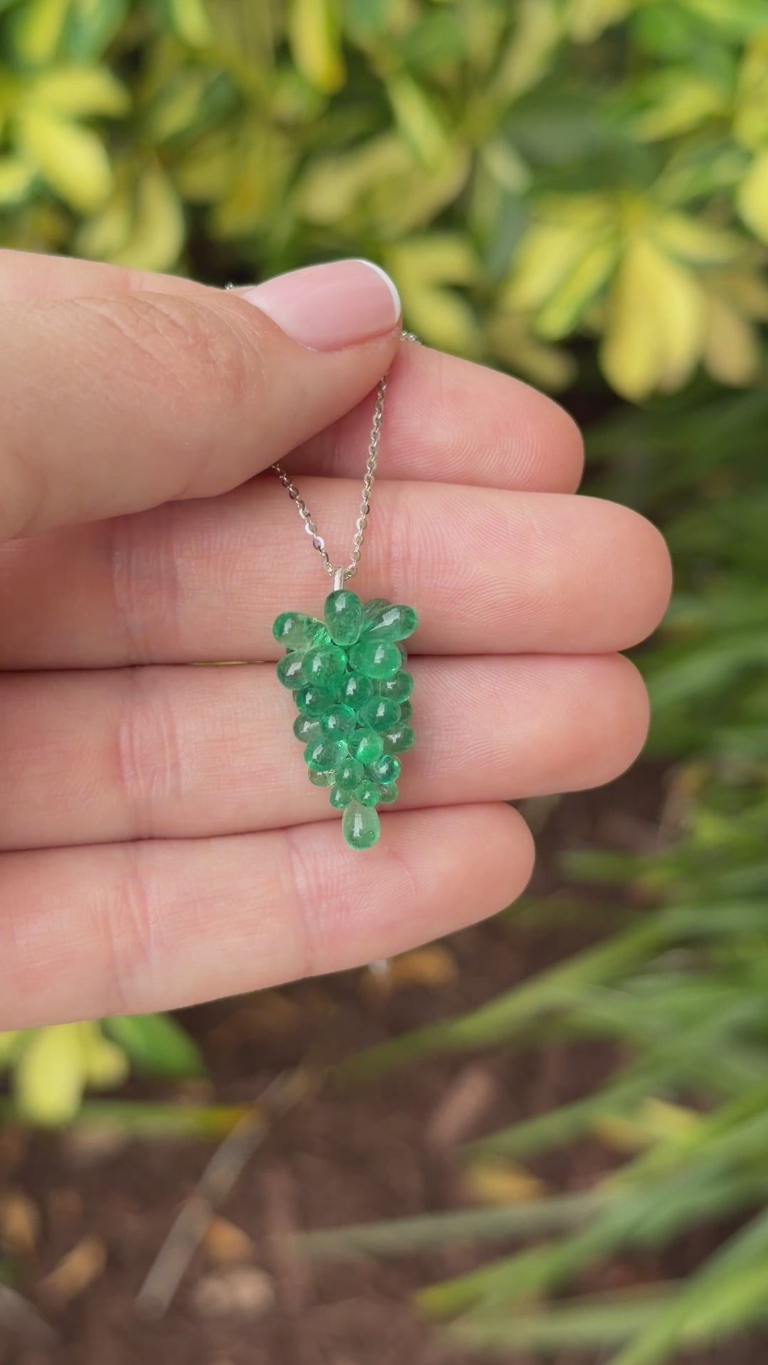 13tcw Emerald Grape Bunch 14K White Gold Necklace