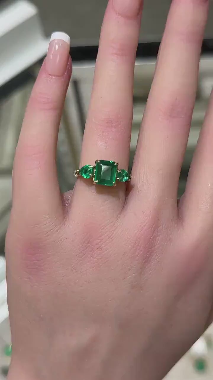 Lush Dark Green Three Stone Ring in 585 Gold with 3.08tcw Asscher Cut Emerald