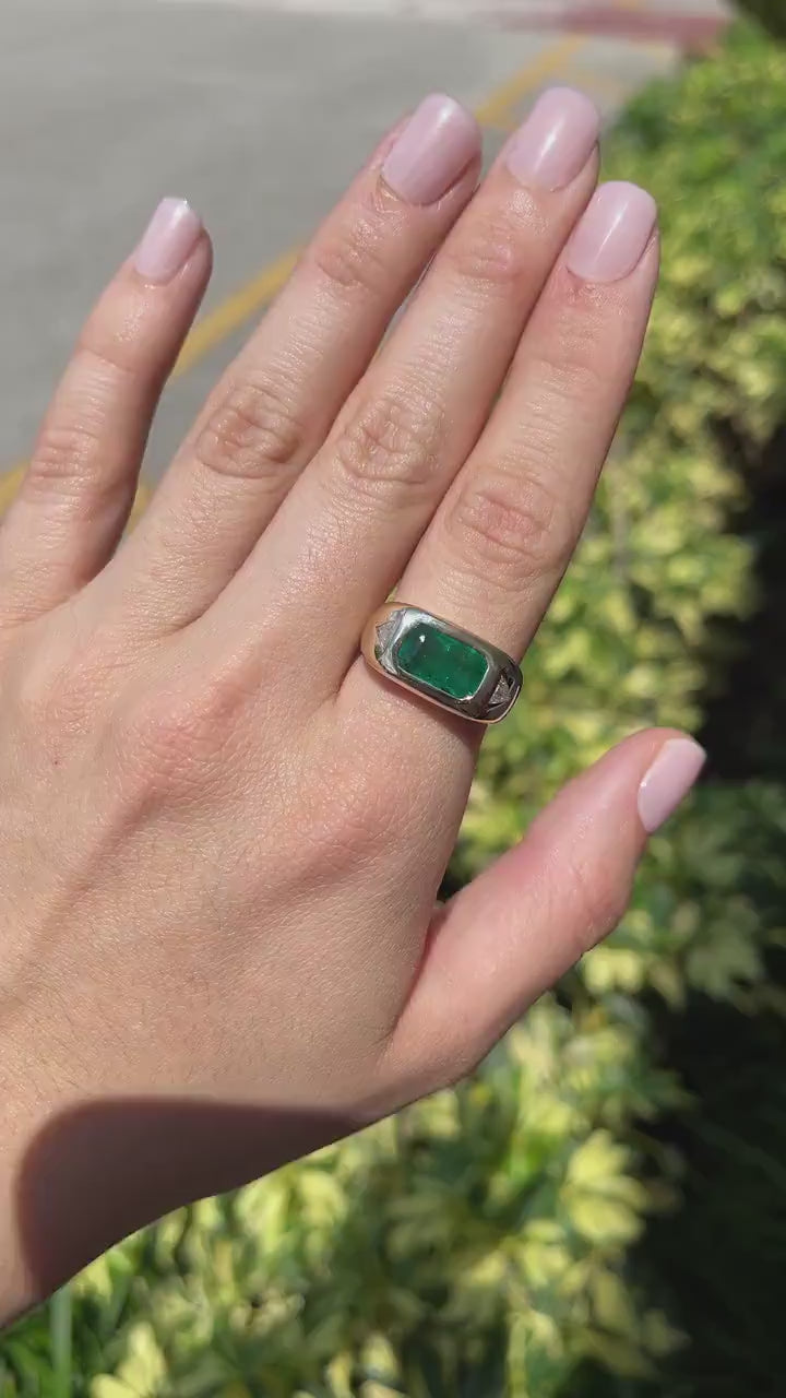 Emerald & Diamond Trillion 3 Stone Ring in Rich Forest Green - 14K Gold