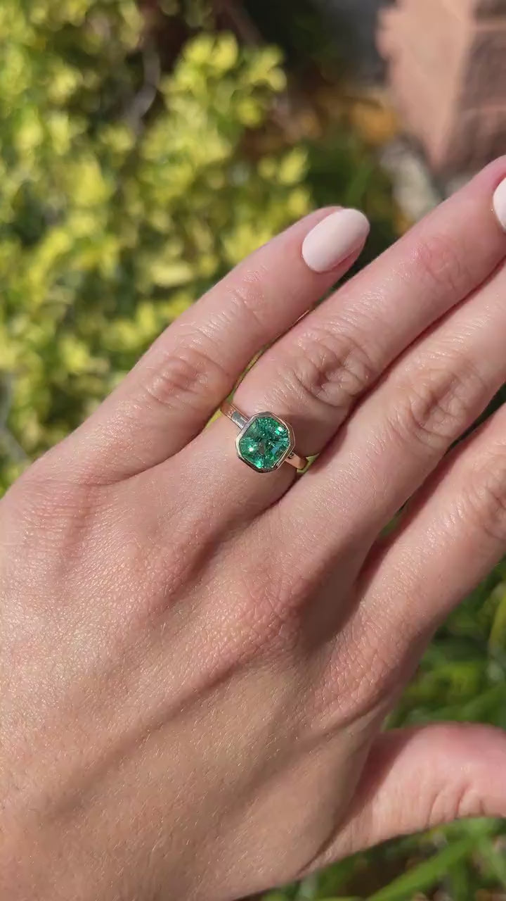 2.06cts 18K Colombian Emerald Bezel Set Solitaire Transparent Ring