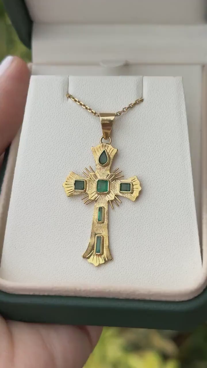 Dark Green Baguette Emerald Cross Pendant Necklace in 18K Gold