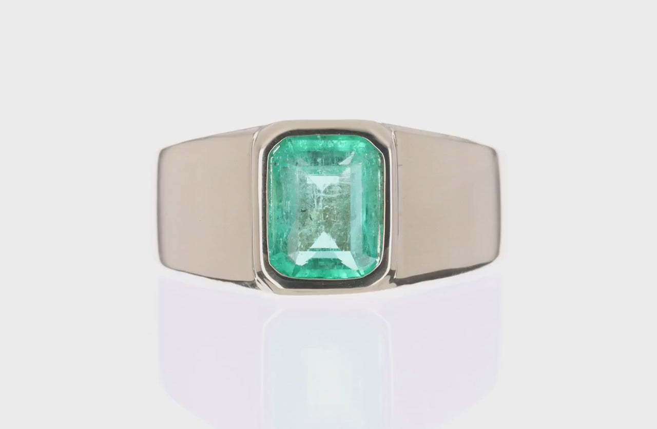 14K gold men’s band with 2.80 carat Colombian emerald in sleek bezel setting, rich green tone, JR Colombian Emeralds