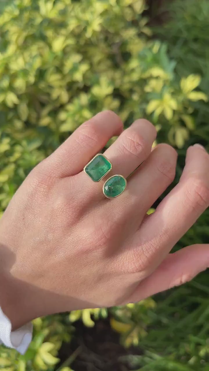 Emerald & Oval Cut Stones Toi Et Moi Ring in 18K Gold, 8.80tcw