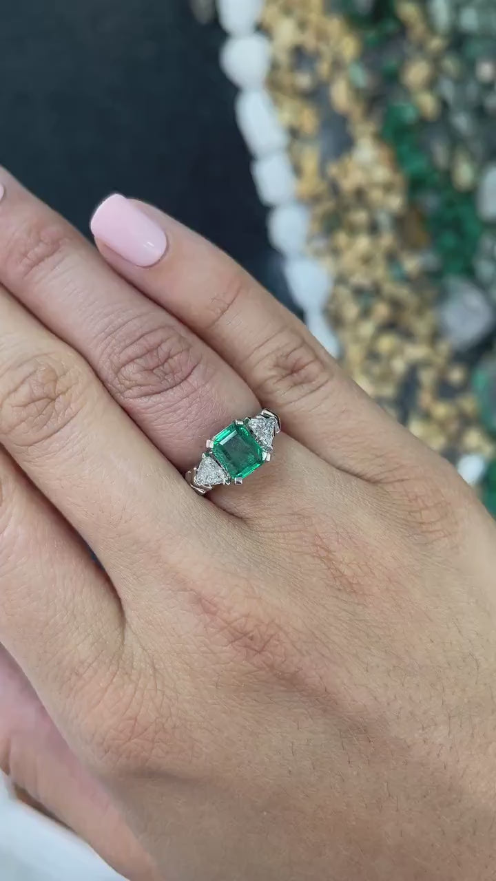 2.18tcw Plat Vivid Medium Green Emerald Round Cut & Tapered Baguette Diamond Accent Engagement Ring