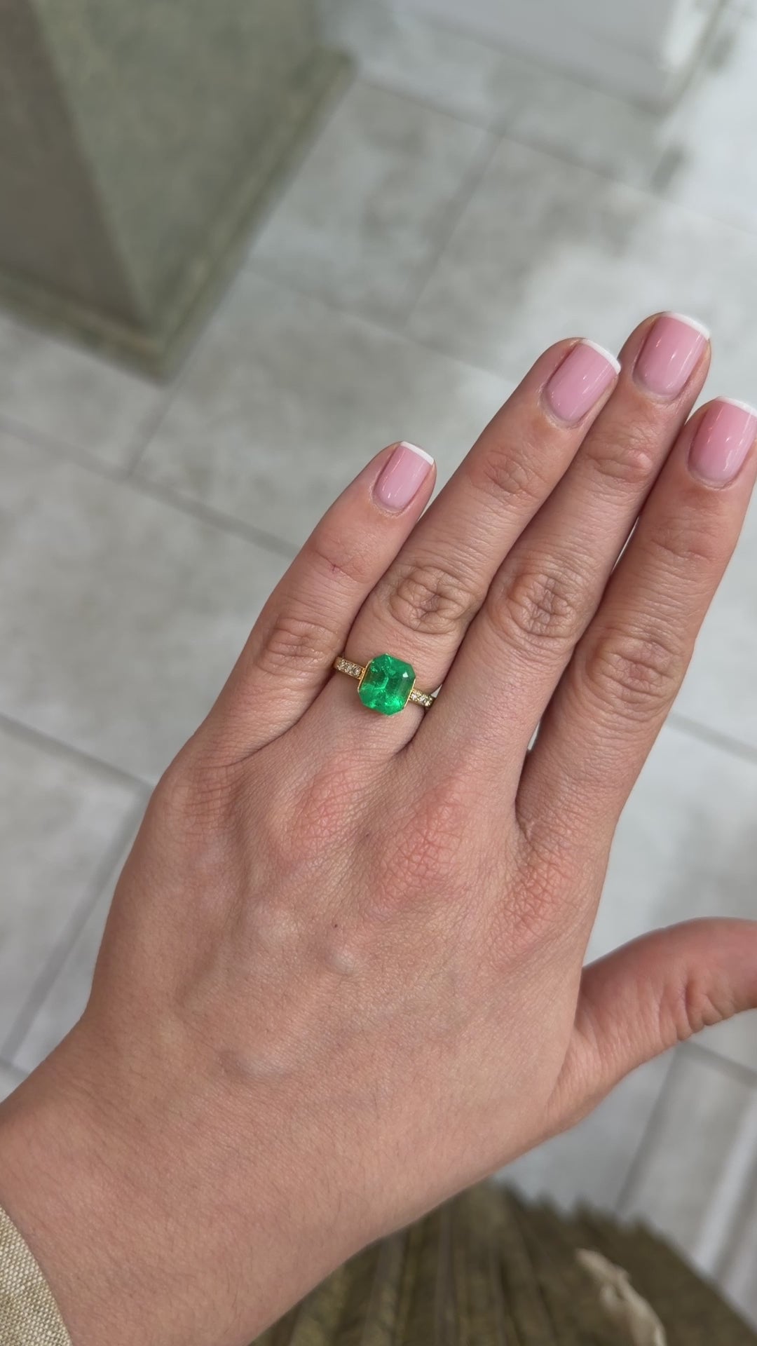 2.80 Carat Kryptonite Vivid Green Natural Loose Colombian Emerald