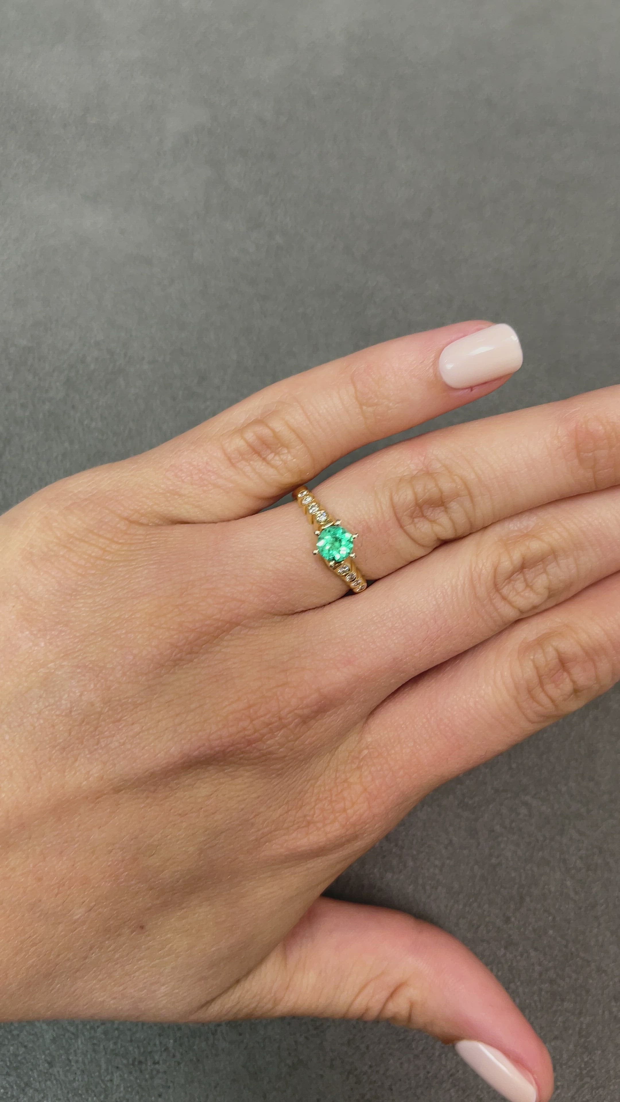 Radiant 14K Gold Ring with 0.97tcw Modern Round 6 Prong Emerald & Bezel Diamond - Timeless Charm