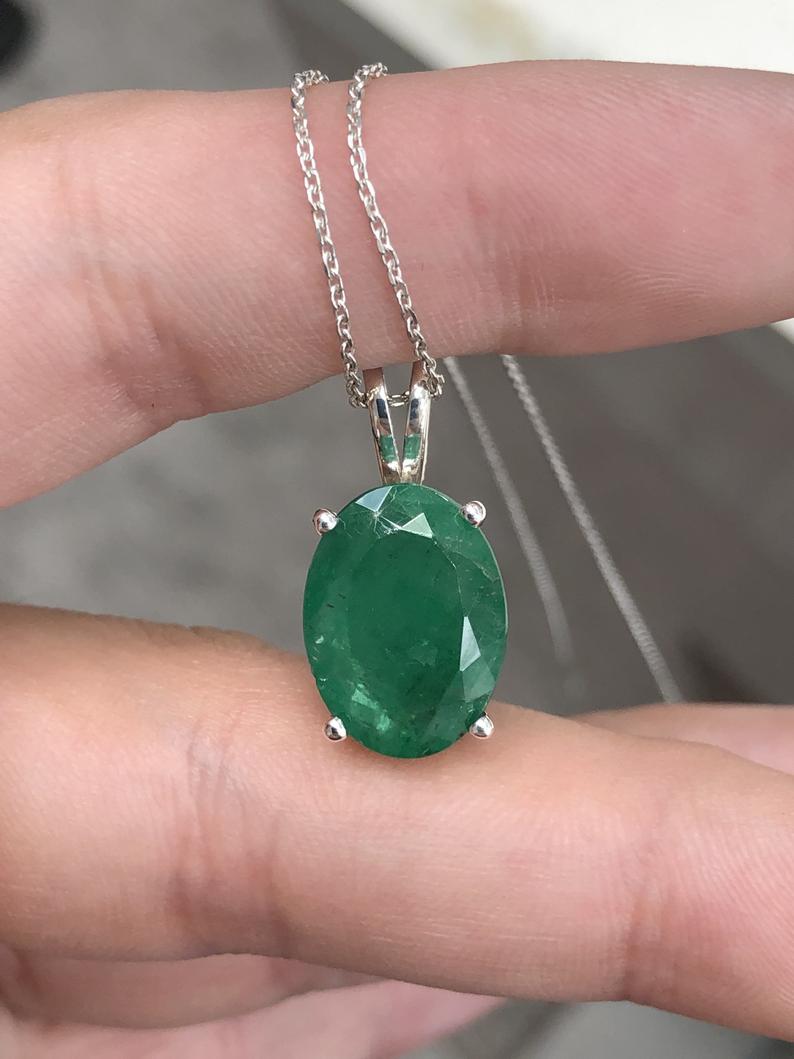 Dark Green Oval Emerald Silver Necklace girs\]