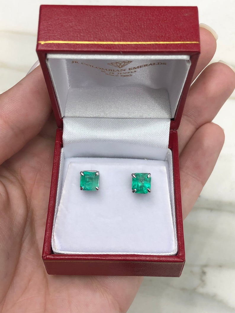  Spring Green Beautiful Square Cut classic 2 carat Emerald claw prong studs gifts