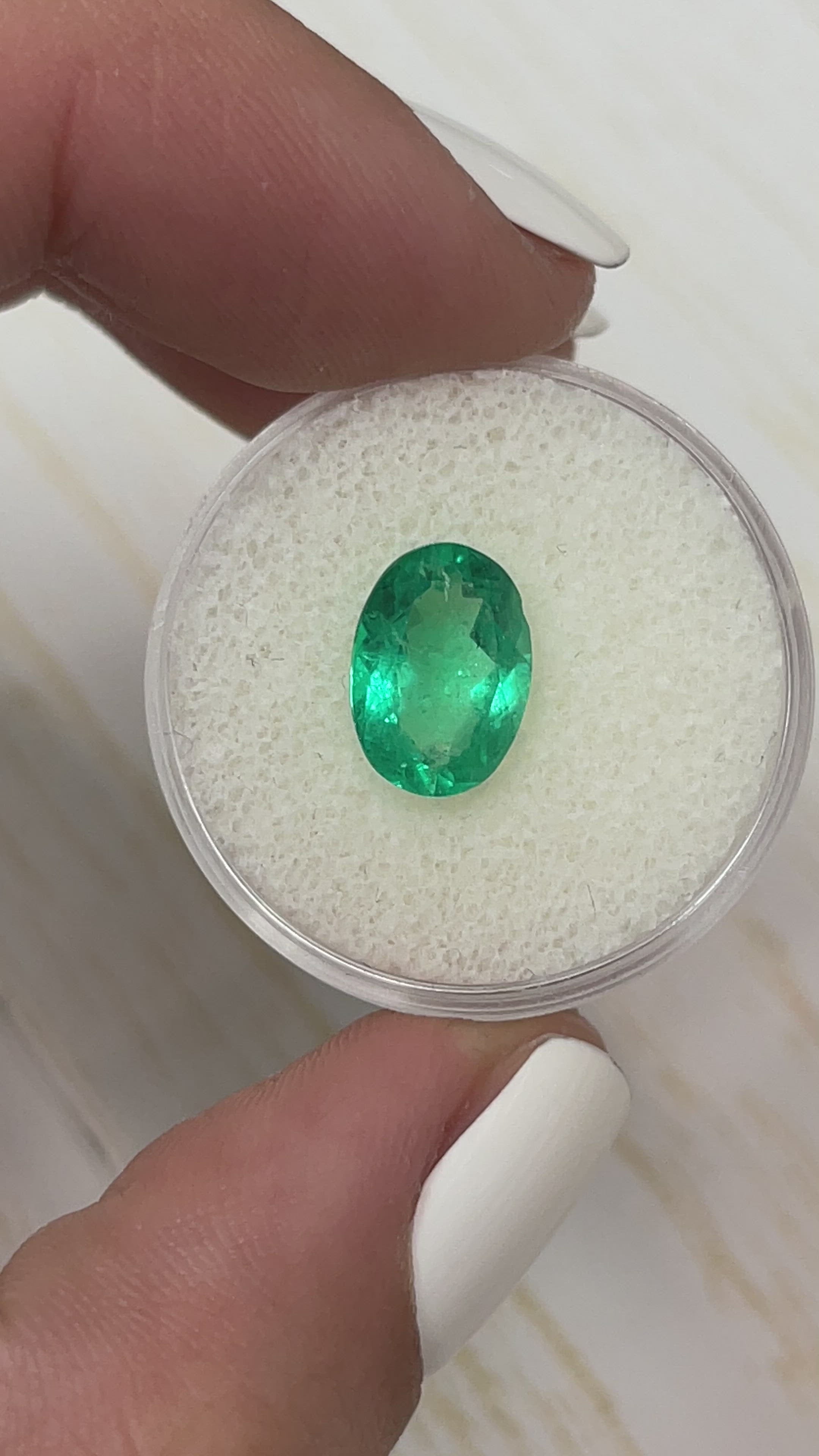 2.87 Carat 11x8 Elongated Vibrant Green Loose Colombian Emerald-Oval Cut