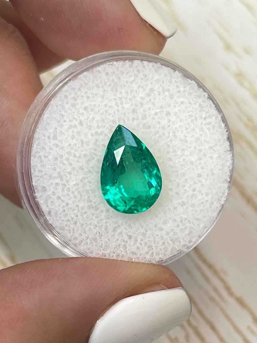 Green Natural Colombian Emerald - 3.26 Carat Pear-Cut Beauty