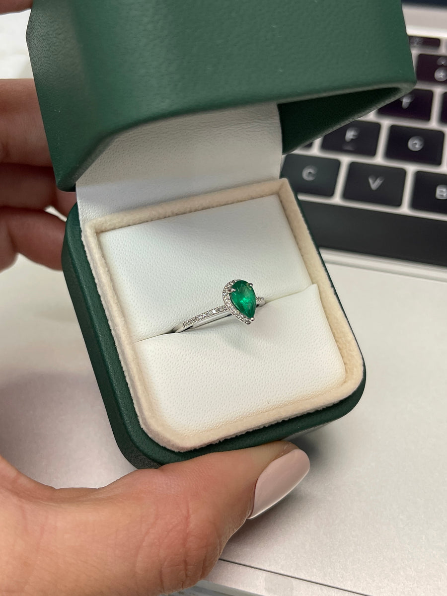 Chic and Sophisticated: Pear Emerald & Diamond 1.10tcw Engagement Ring in 14K Gold