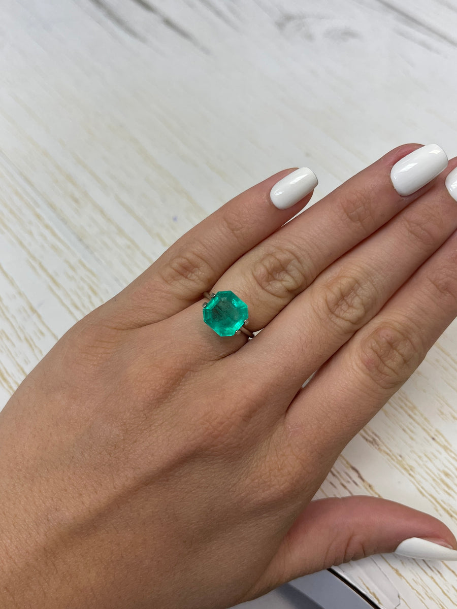 High-Quality Loose Emerald - 4.71 Carat - Colombian Origin